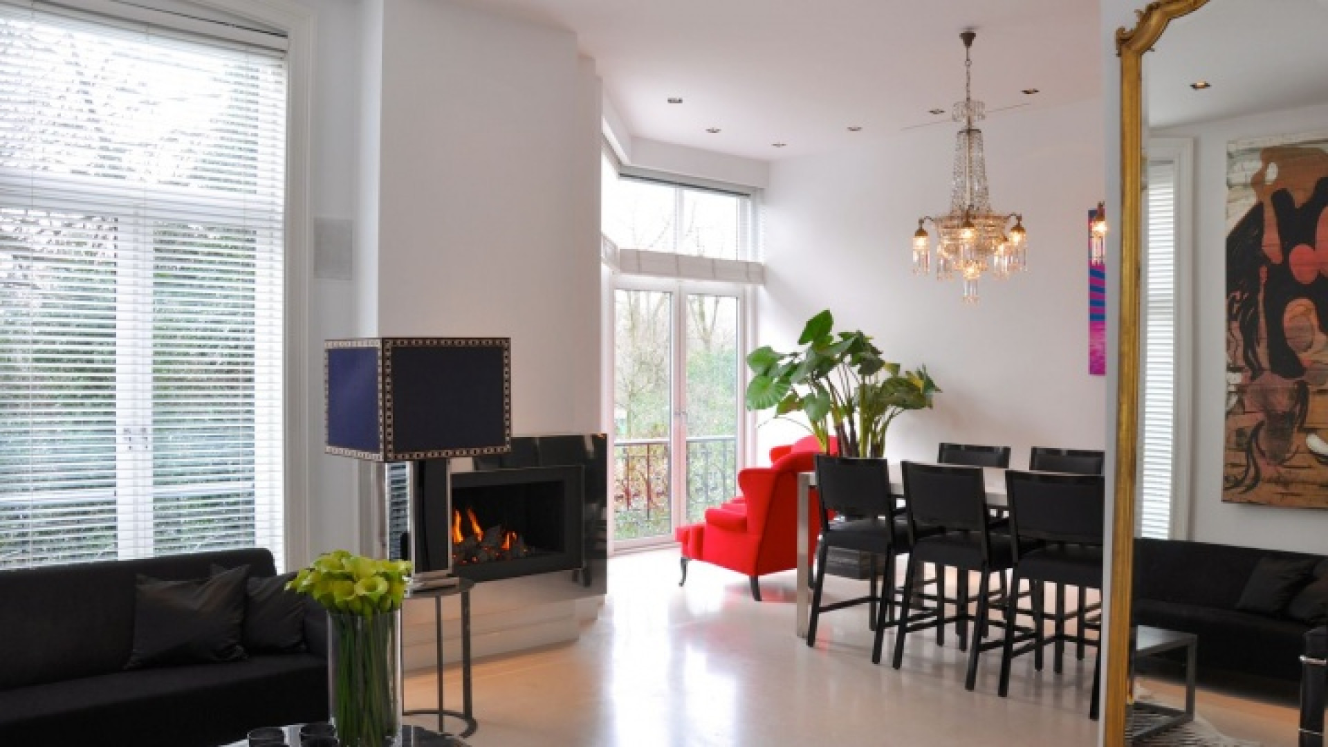 Connie Breukhoven vindt huurder voor haar zeer luxe Amsterdam Pc Hooftstraat appartement. Zie foto's 2