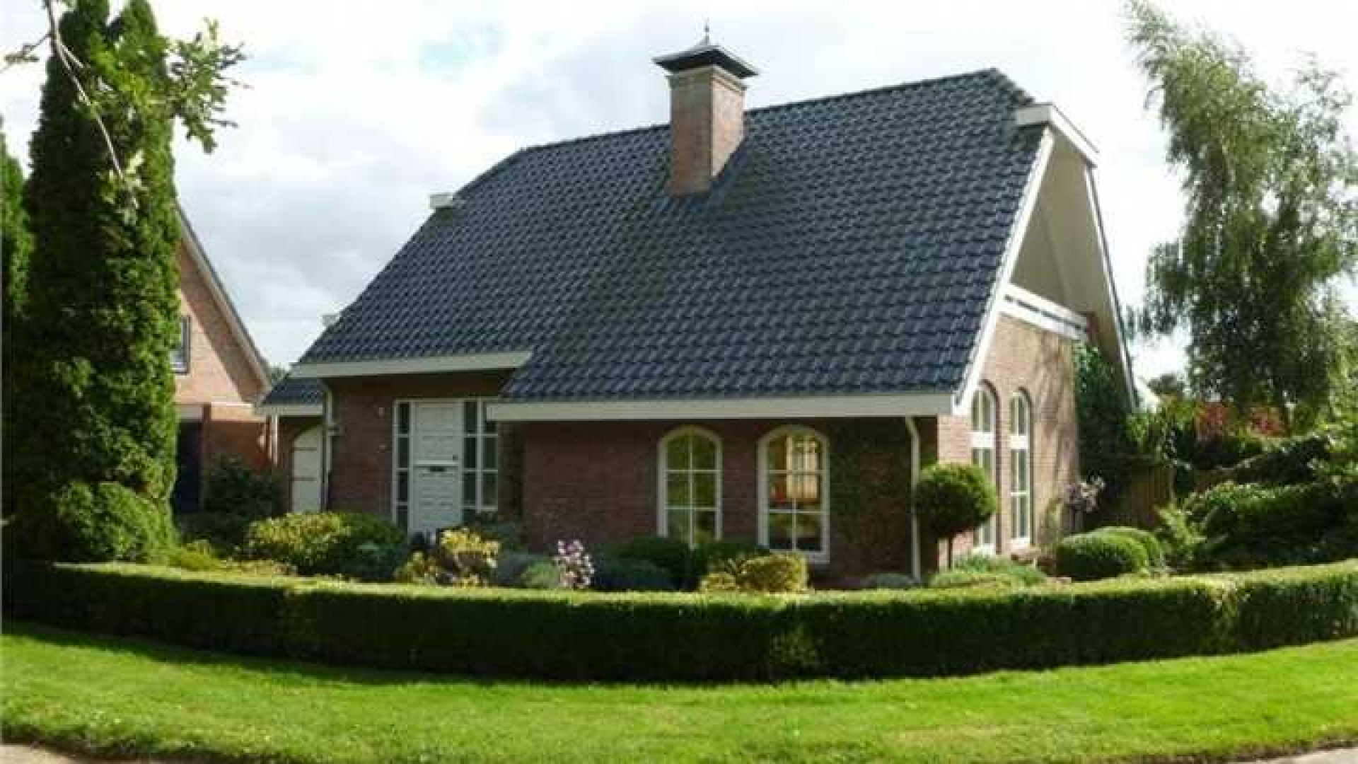 Doutzen Kroes lijdt fors verlies op verkoop van haar Friese huis. Zie foto's 1