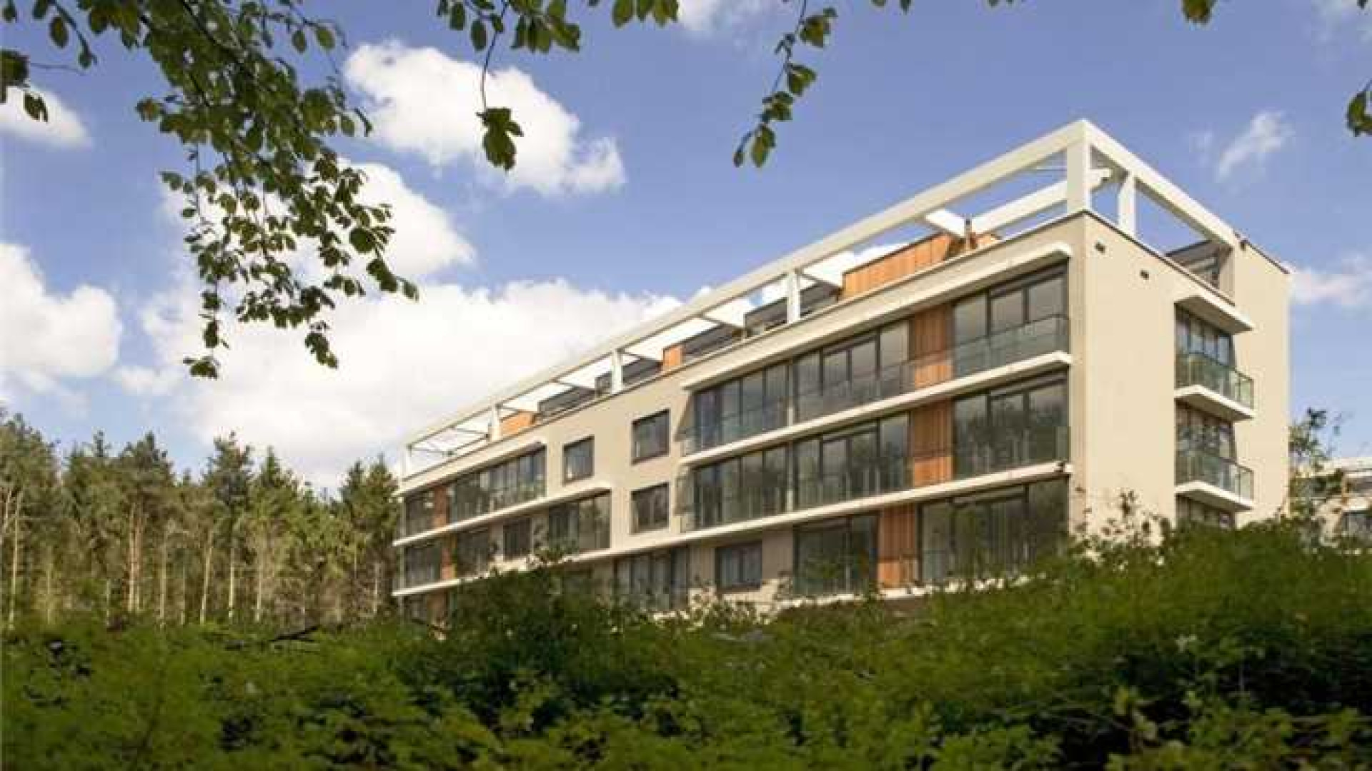 Ilse de Lange huurt luxe penthouse in Hilversum. Zie foto's 1