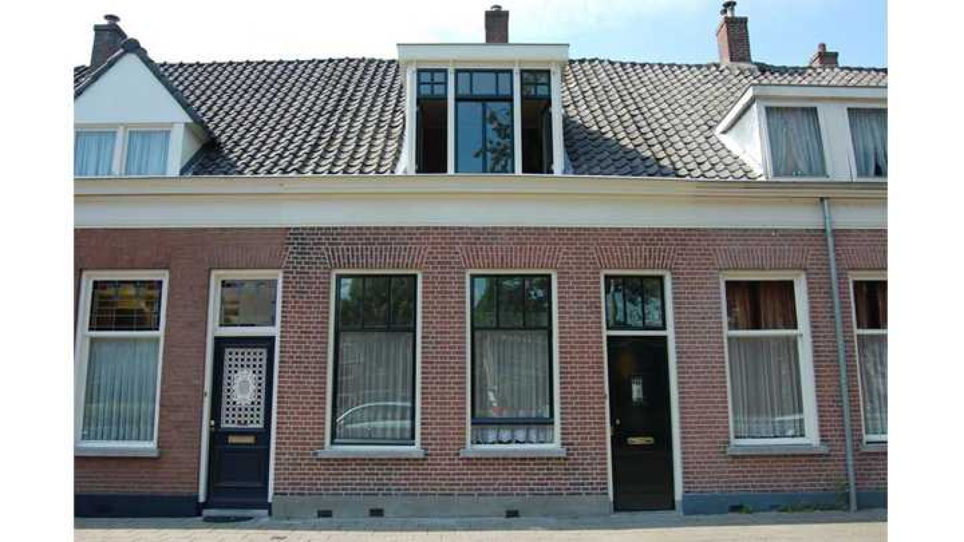Loes Luca heeft haar huis in Breda met vette winst verkocht. Zie foto's 1