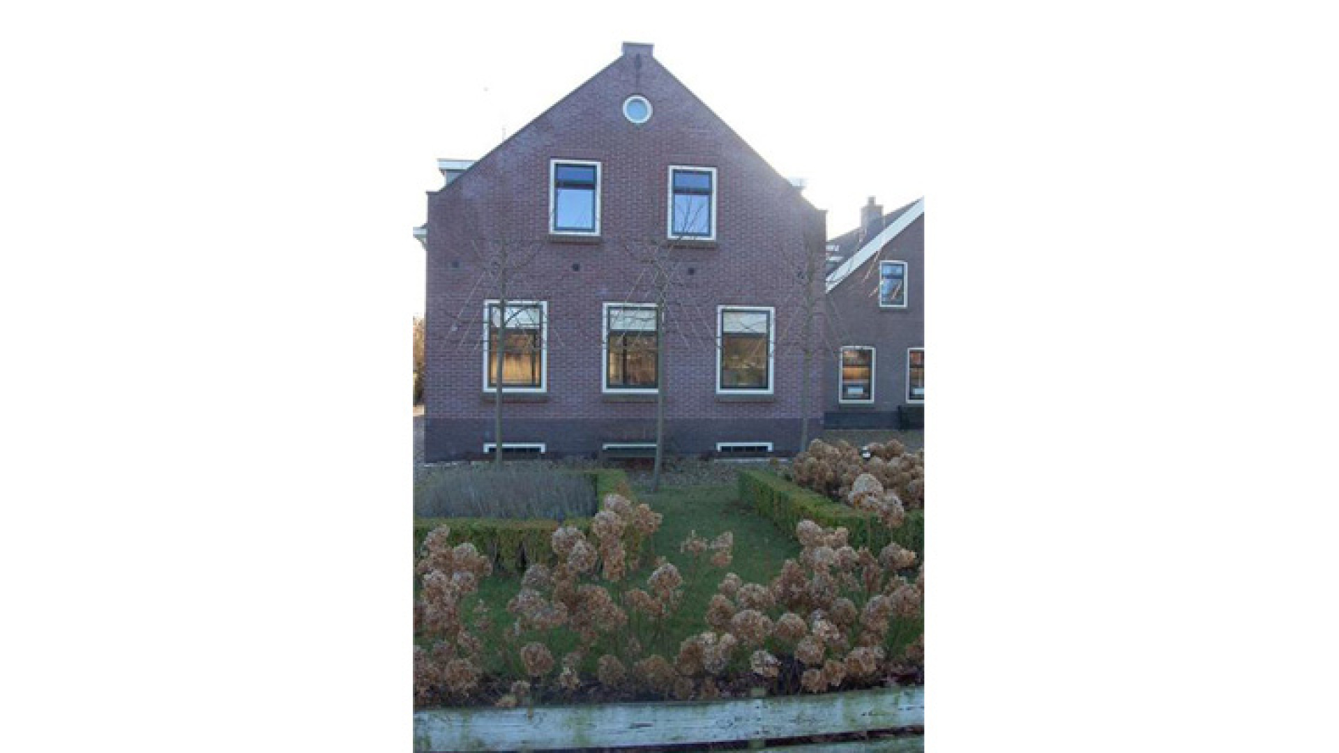 Dit is de nieuwe boerderij van Nicolette Kluijver. Zie foto's 4