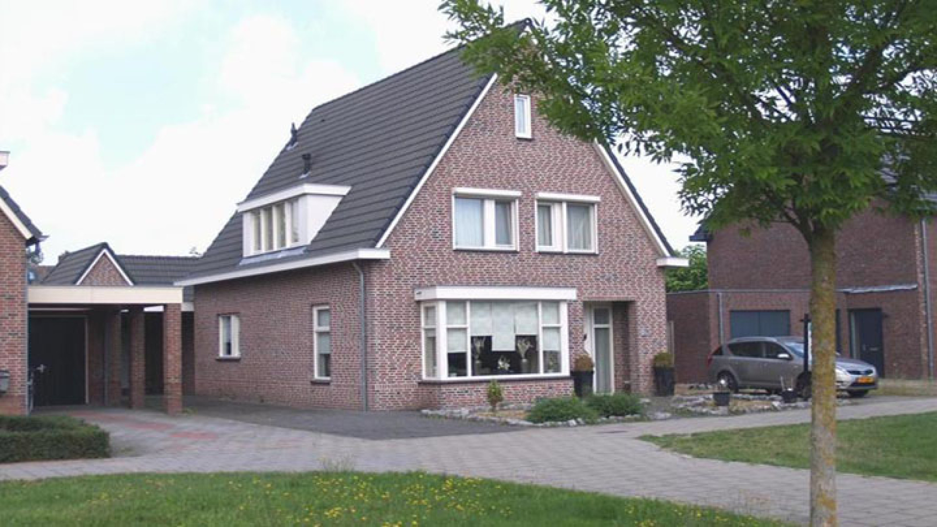 Michael van Gerwen pakt ook hoofdprijs met verkoop van zijn huis. Zie foto's! 1