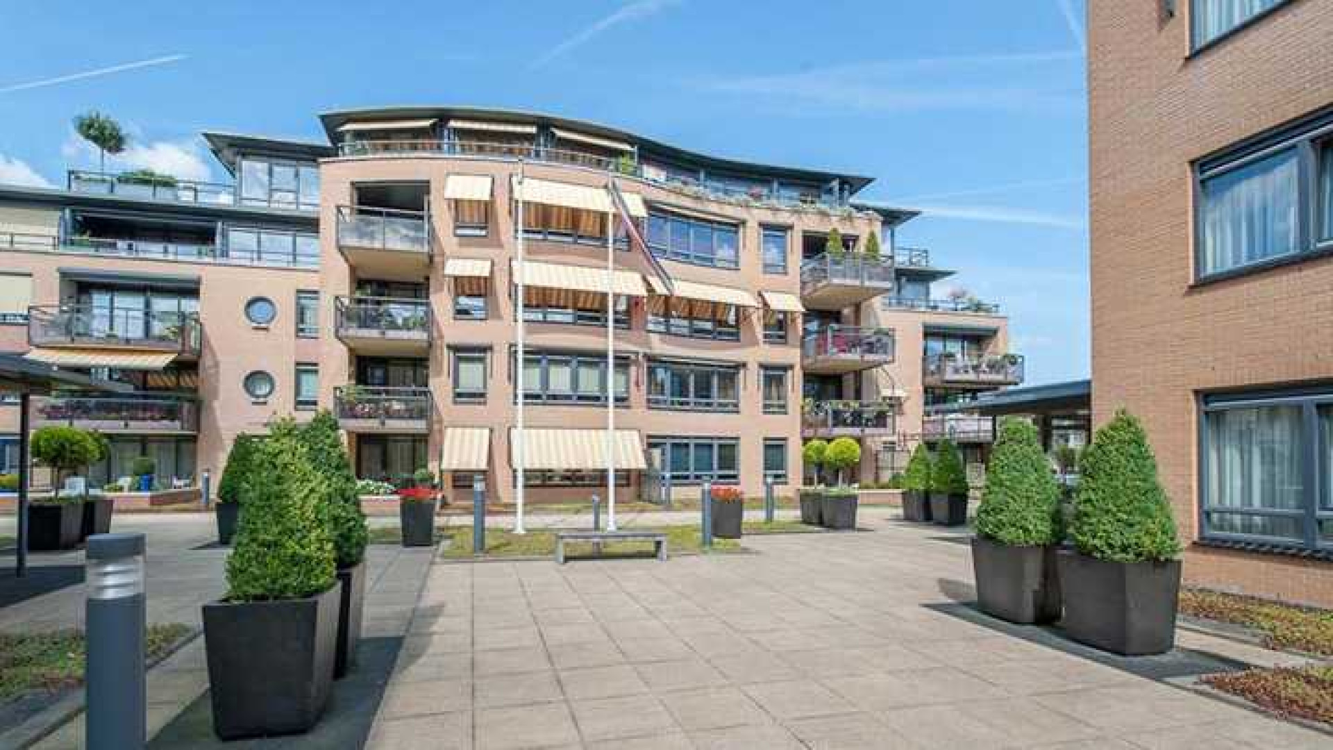 Penthouse afpersopa John en Linda de Mol verkocht! Zie foto's 1