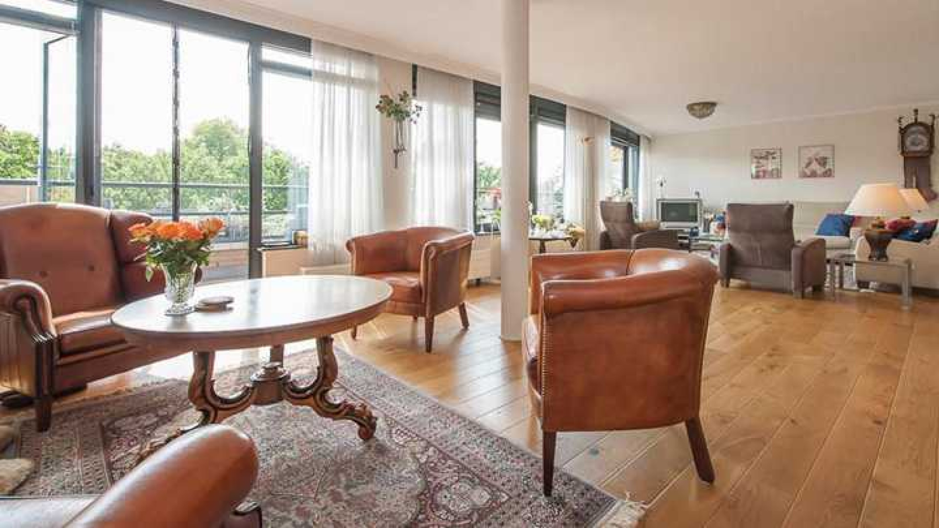 Penthouse afpersopa John en Linda de Mol verkocht! Zie foto's 3