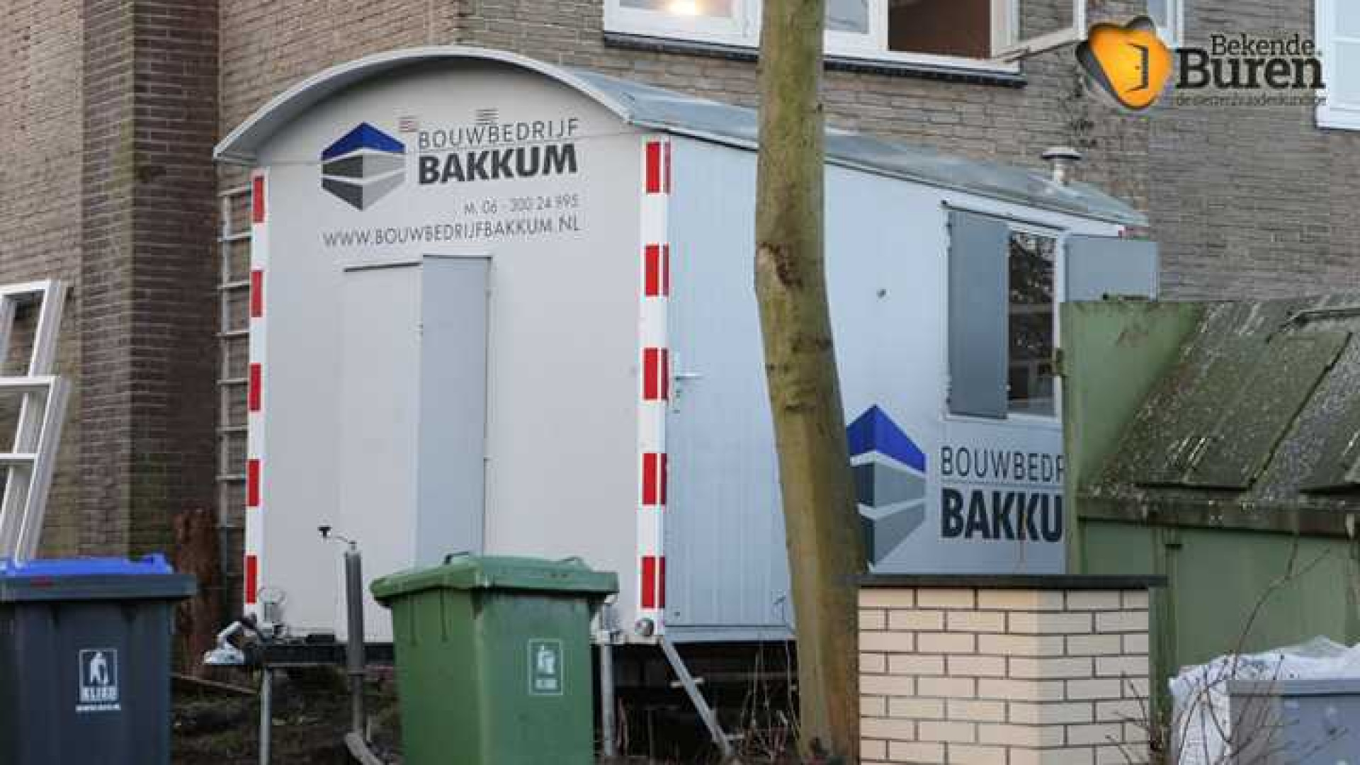 Jim Bakkum koopt zijn gedroomde gezinswoning en zet er de botte bijl in. Zie exclusieve foto's 3