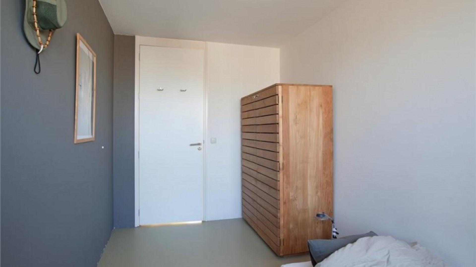 Filmproducent San Fu Maltha zet zijn luxe maisonnette te koop. Zie foto's 7