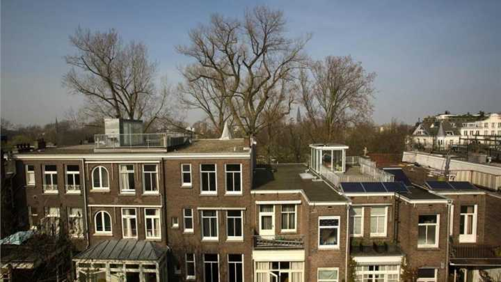 Yfke Sturm zet haar Amsterdam Zuid appartement te huur. Zie foto's