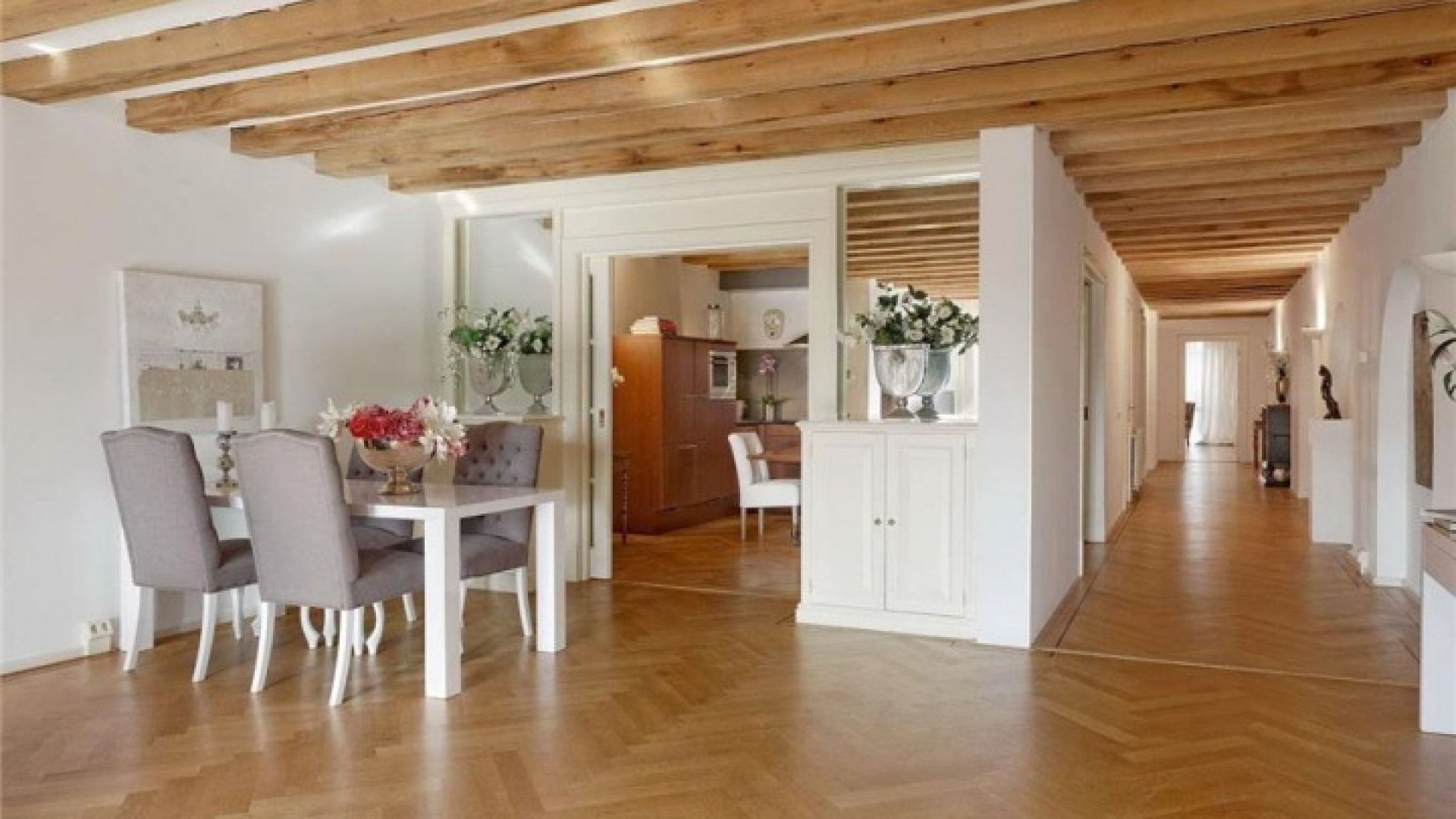 Dit is het luxe huurappartement van Thijs Romer. Zie foto's 10