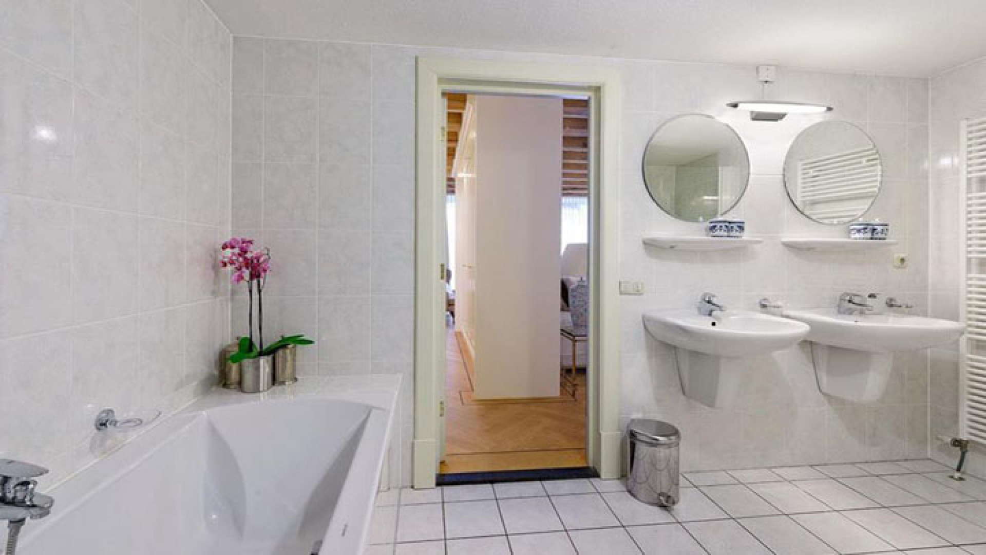 Dit is het luxe huurappartement van Thijs Romer. Zie foto's 20