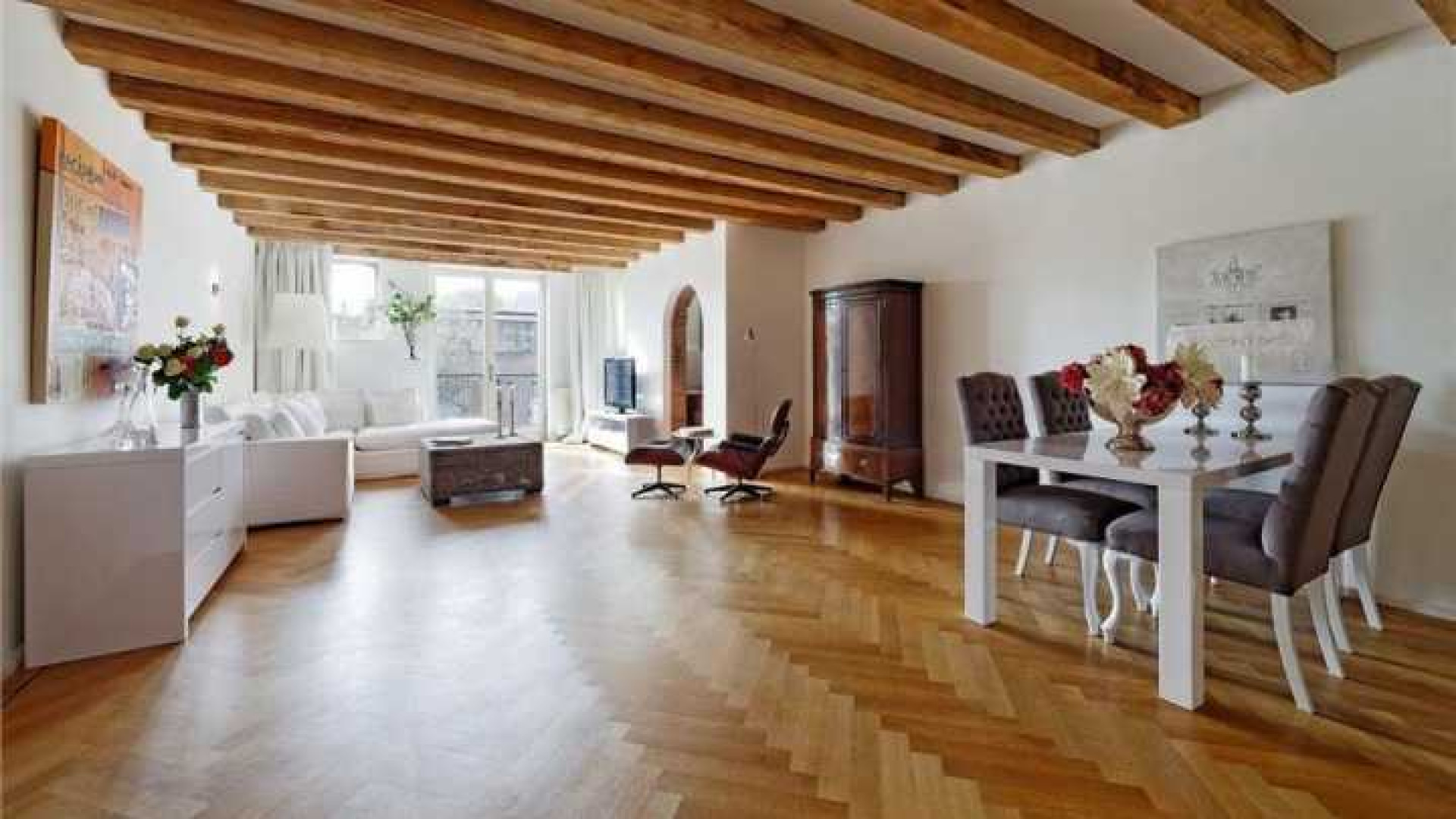 Dit is het luxe huurappartement van Thijs Romer. Zie foto's 5