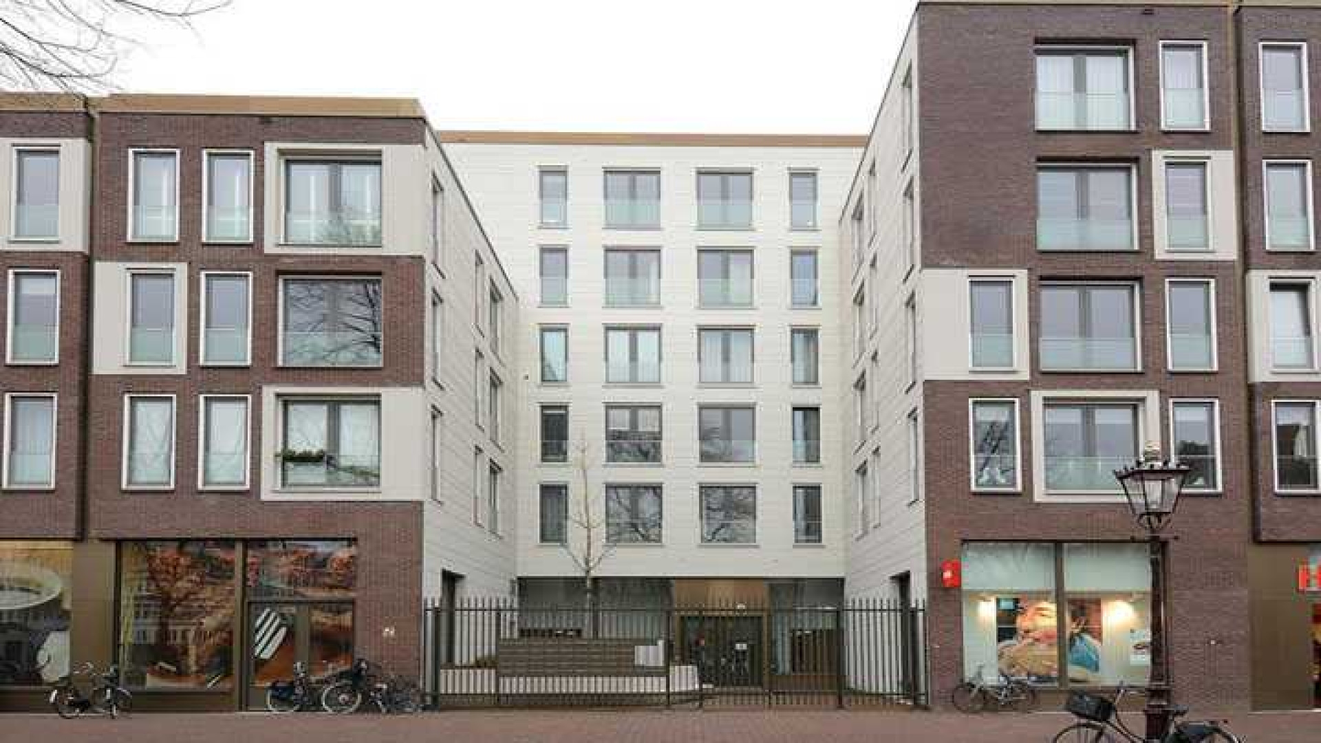 Waylon zet zijn luxe appartement te koop. Zie foto's 3