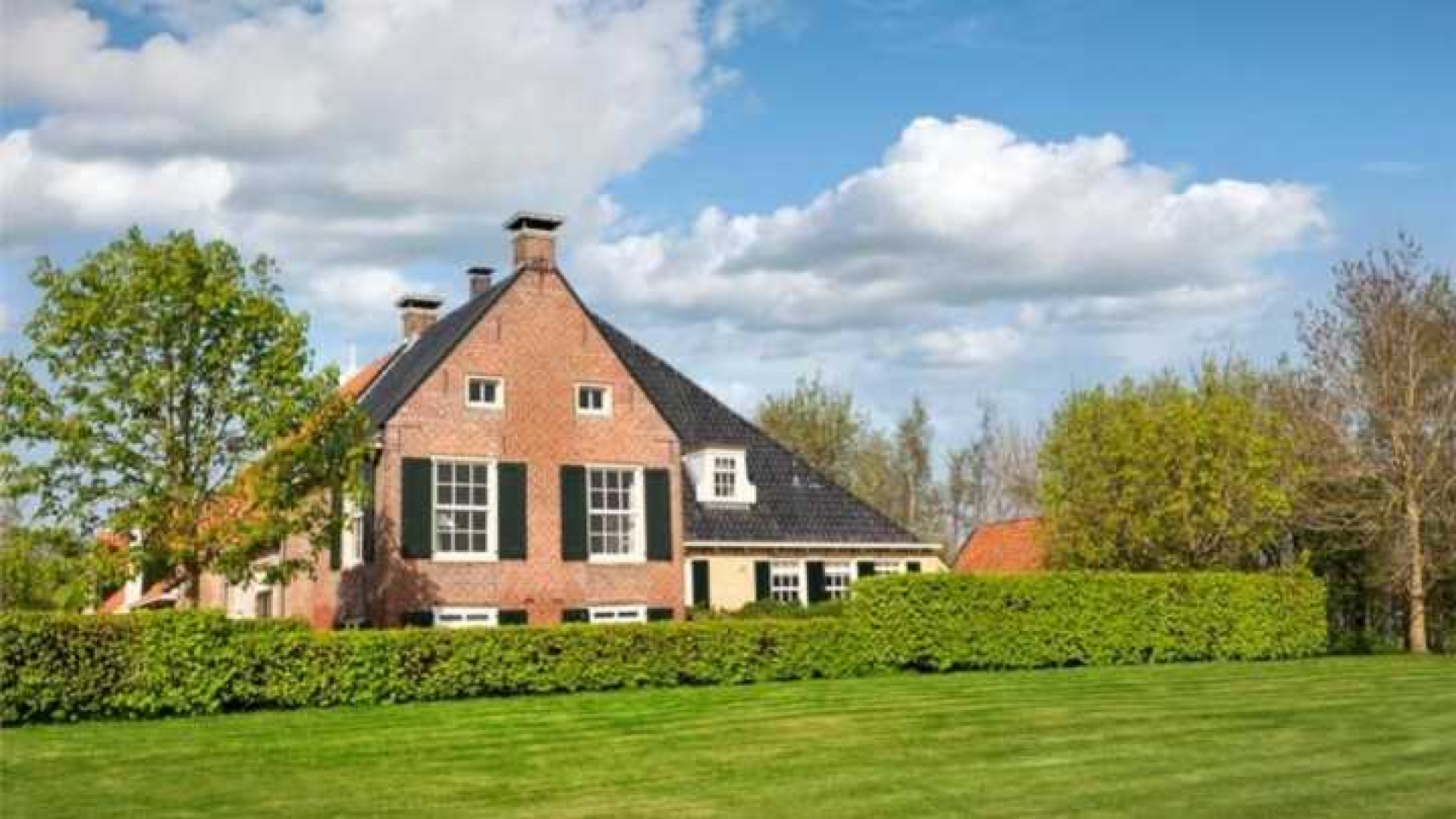 VVD coryfee Ed Nijpels zet hakbijl in de vraagprijs van zijn droomboerderij. Zie foto's 2