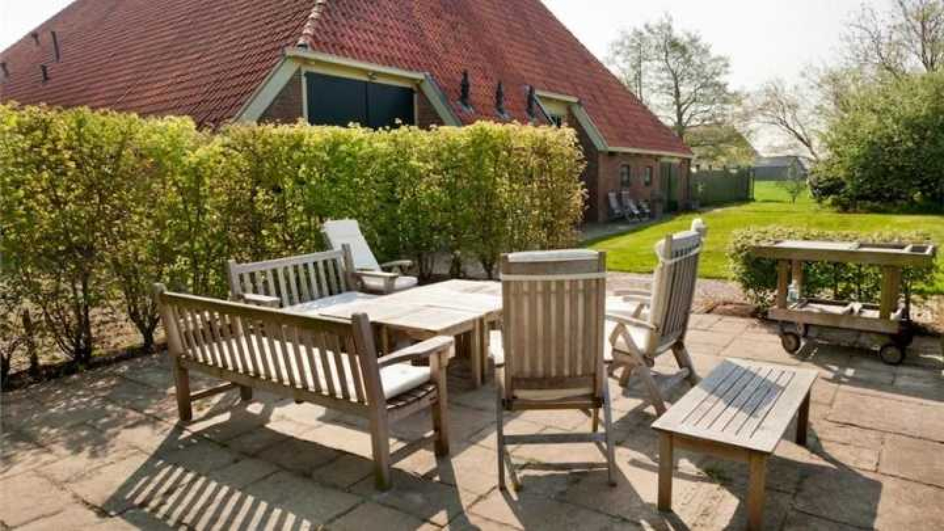 Ed Nijpels vindt na tien jaar eindelijk een koper voor zijn Friese boerderij. 4