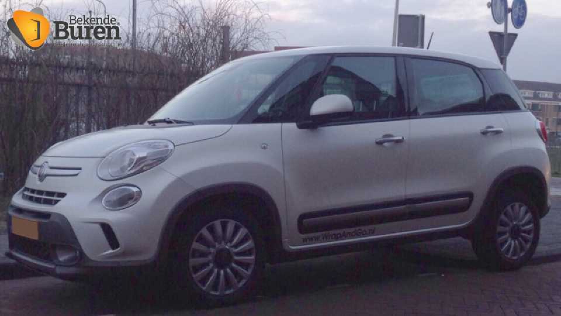 Fiat 500 L van Barbie 2