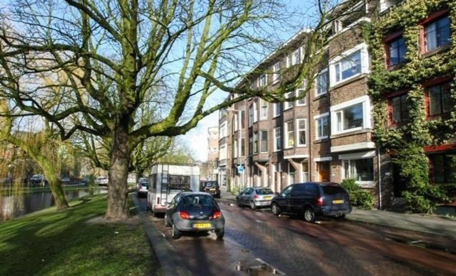 Vriend Connie Breukhoven koopt appartement van Hans Breukhoven. Zie foto's 15