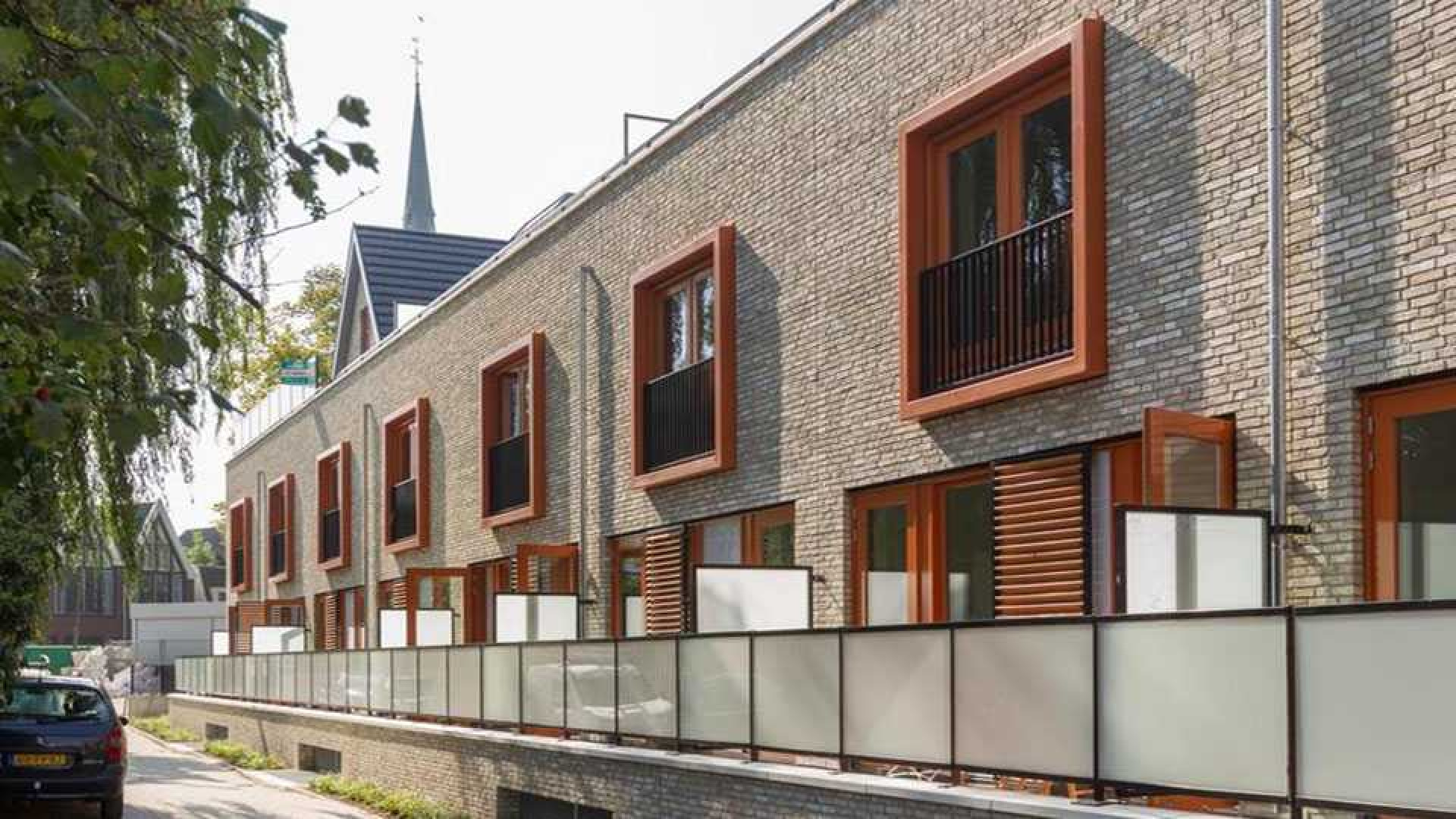Shownieuws presentator Maurice WIjnen koopt luxe appartement in Weesp. Zie foto's 12