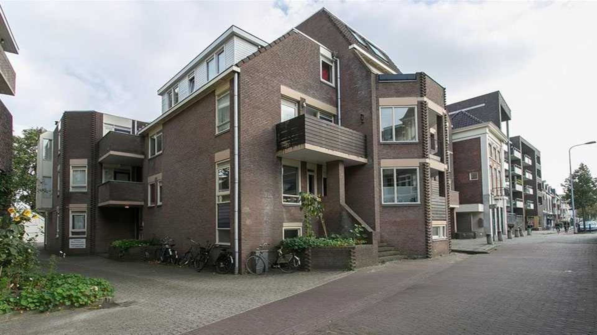 Arjen Robben lijdt halve ton verlies na verkoop van appartement. Zie foto's 19