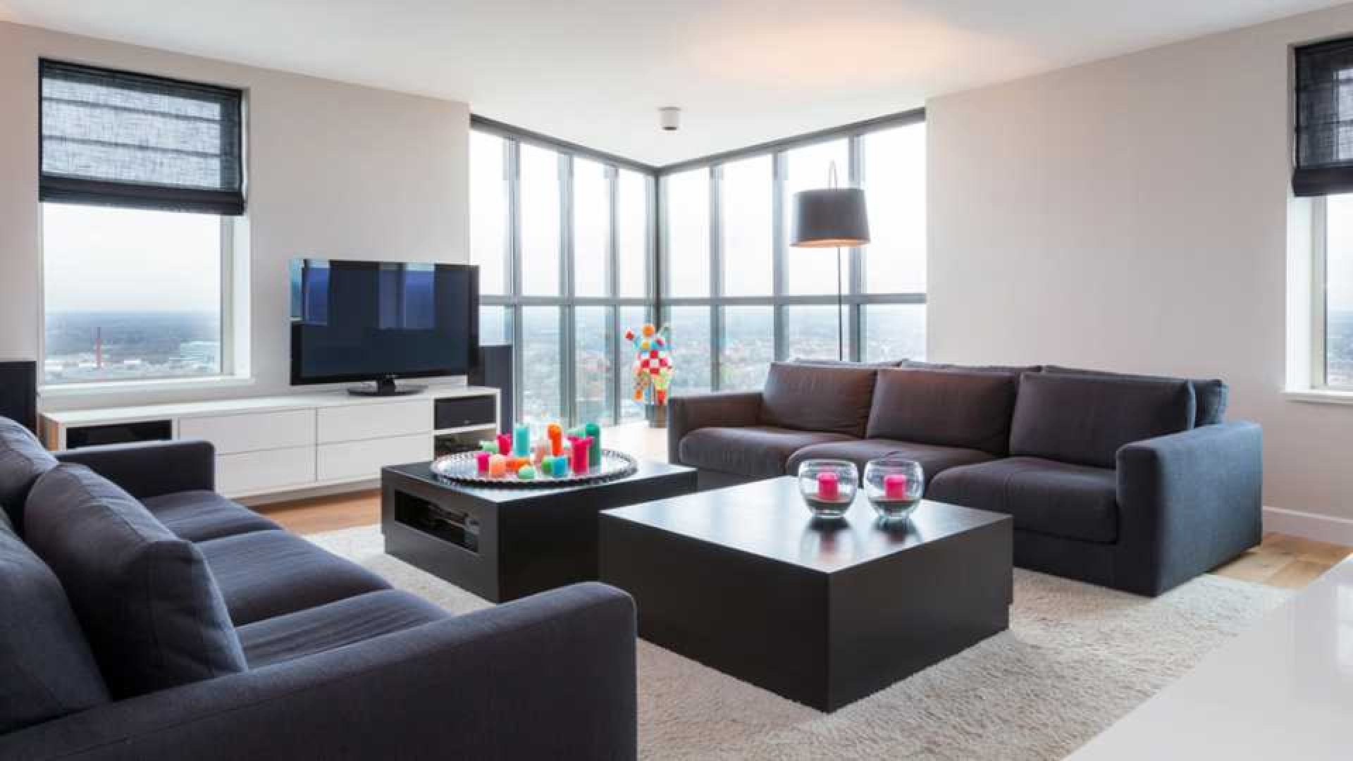 Amanda Krabbe en haar man Harrie Kolen zetten hun luxe penthouse in stille verkoop. Zie foto's
