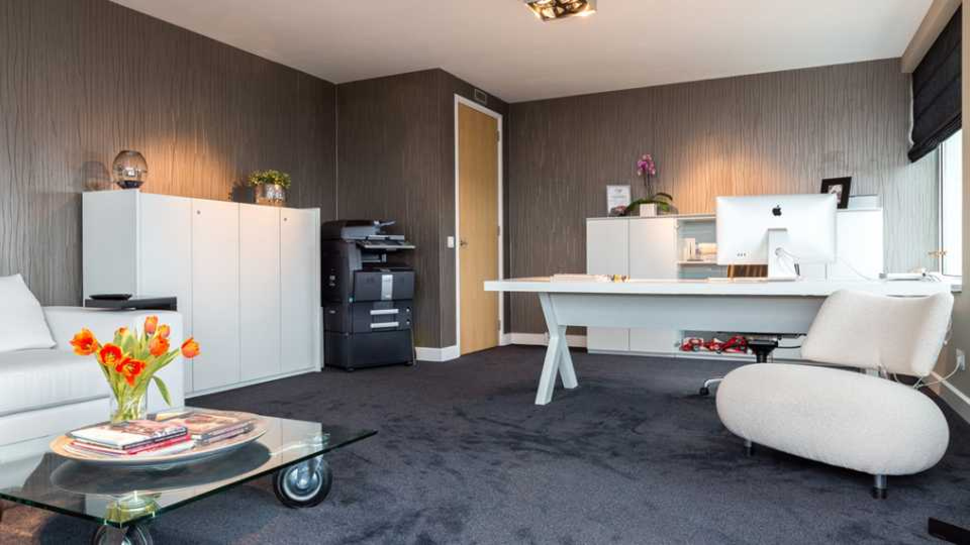Amanda Krabbe en haar man Harrie Kolen zetten hun luxe penthouse in stille verkoop. Zie foto's 17