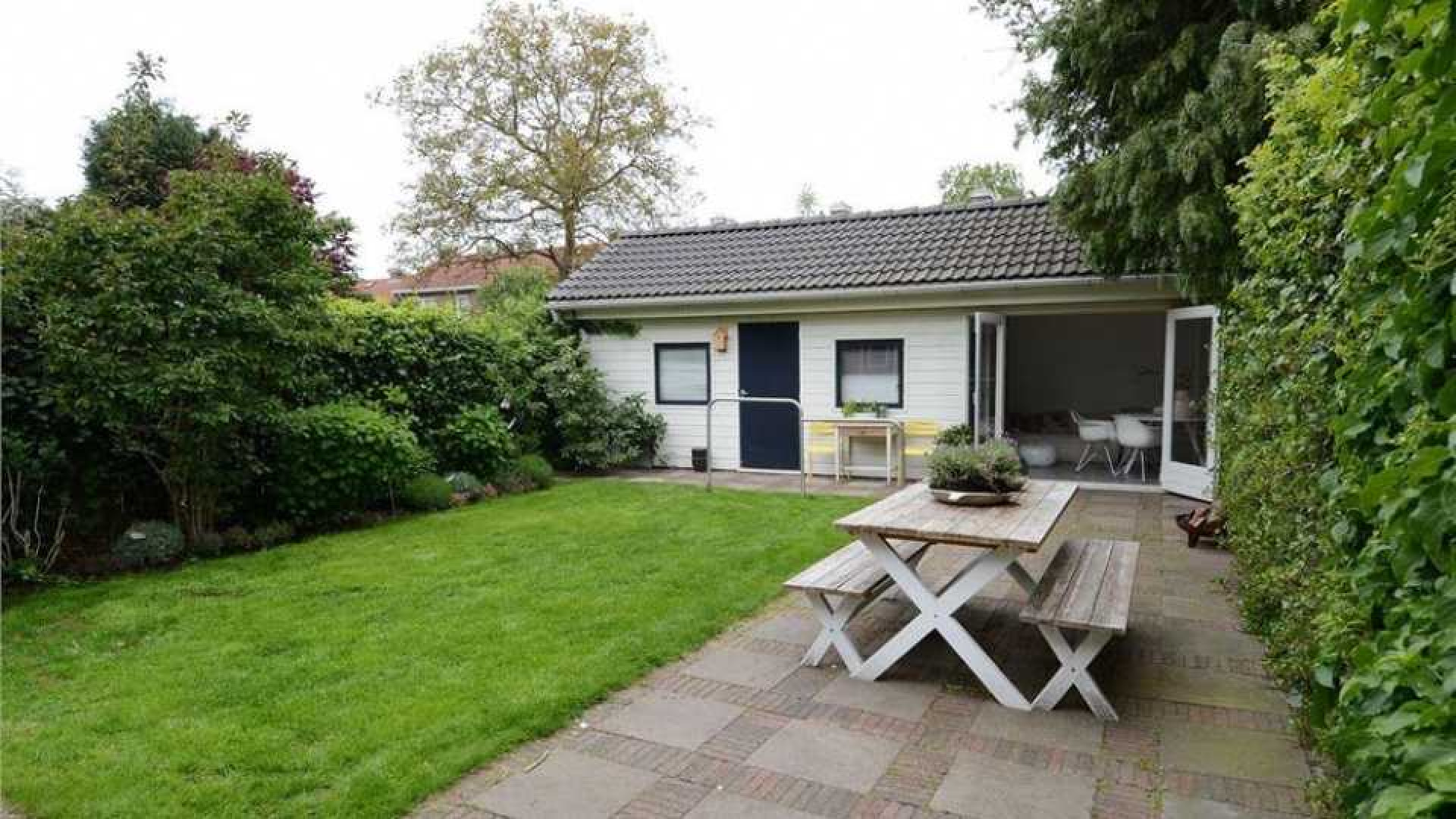 Vivian Reijs verkoopt haar luxe woning met winst. Zie foto's 8