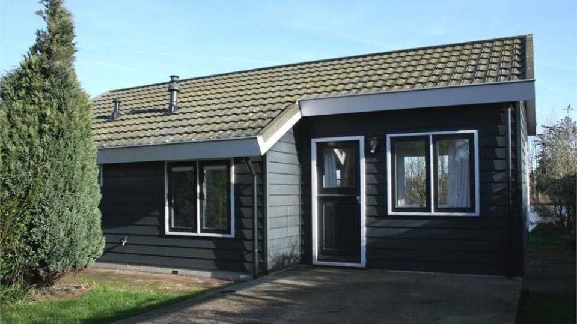 Milika Peterzon en Jurgen Smit verruilen riante villa voor semi-bungalow aan de Vecht. Zie foto's!