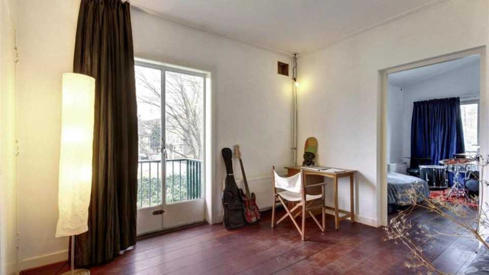 Minister Ronald Plasterk koopt voormalige woning stationschef Muiderpoort. Zie foto's 16