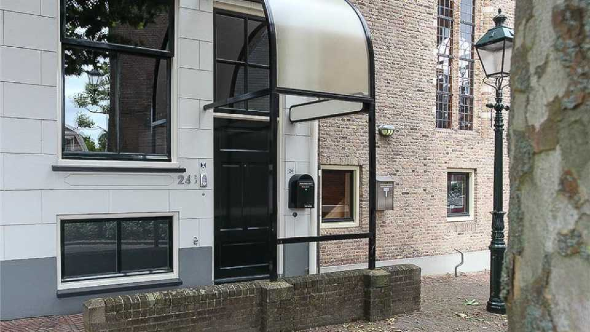 Johan Derksen lijdt fors verlies op verkoop van zijn huis in Oudewater. Zie foto's
