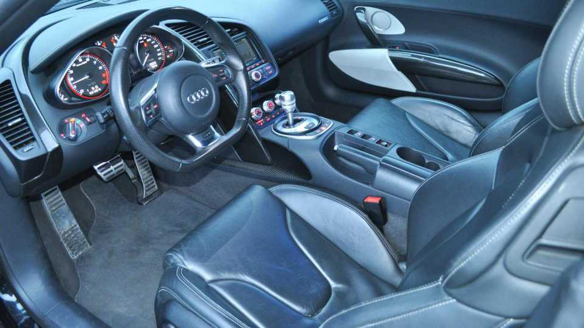 Oude Audi R8 Spyder Gordon te koop 9