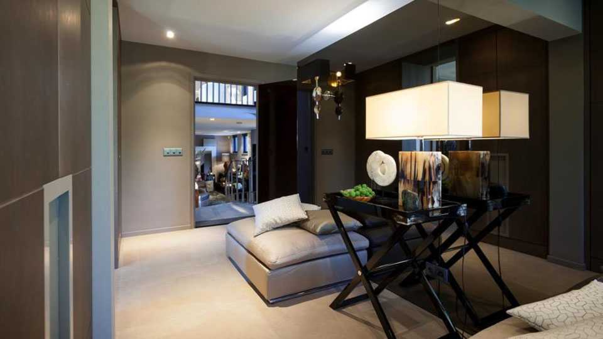 Top interieur stylist Eric Kuster zet zijn eigen droomvilla te koop. Zie foto's 18