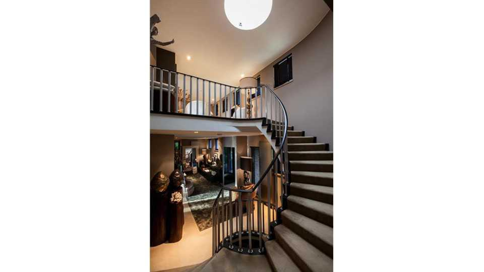 Top interieur stylist Eric Kuster zet zijn eigen droomvilla te koop. Zie foto's 20