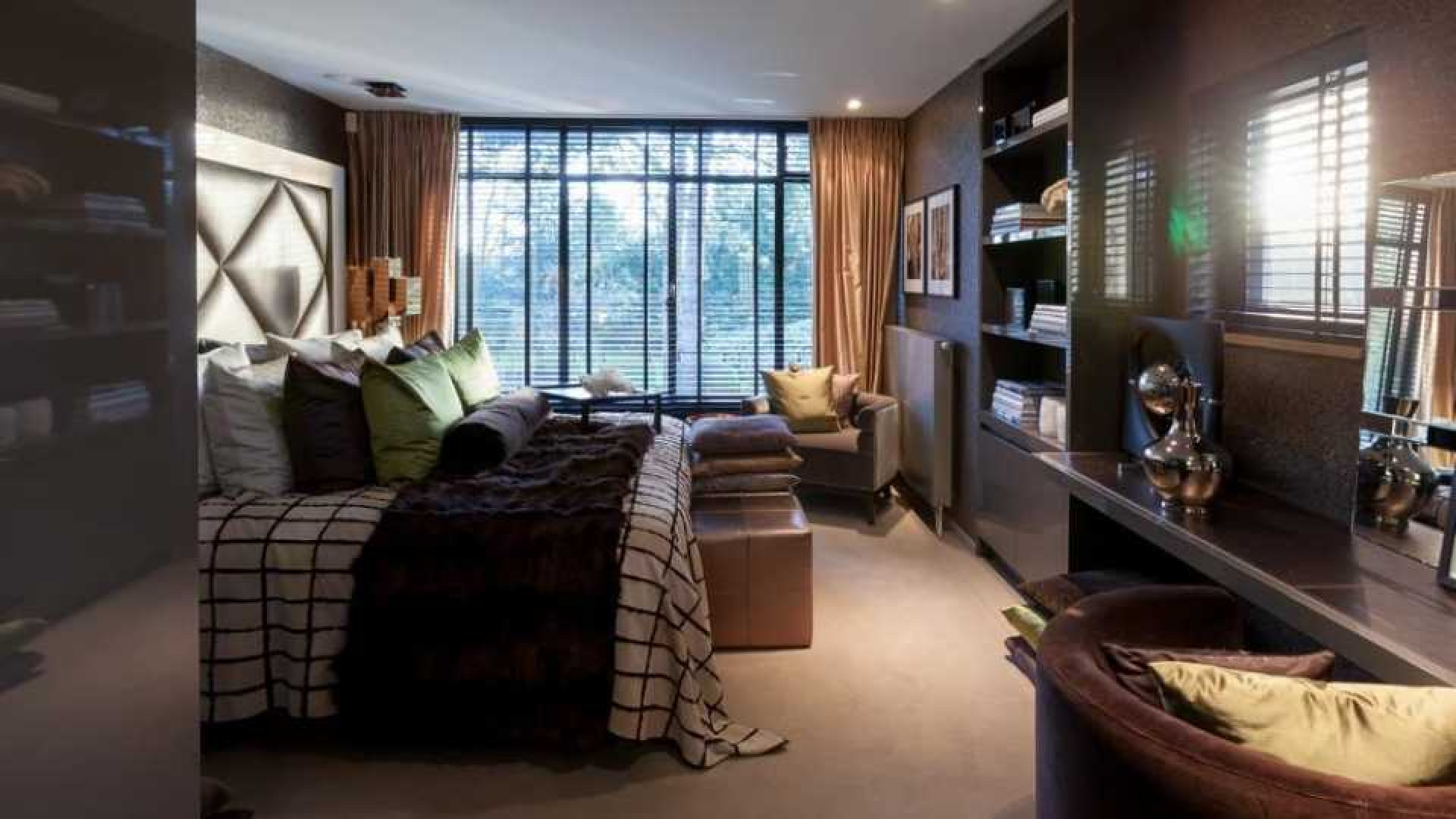 Top interieur stylist Eric Kuster zet zijn eigen droomvilla te koop. Zie foto's 30