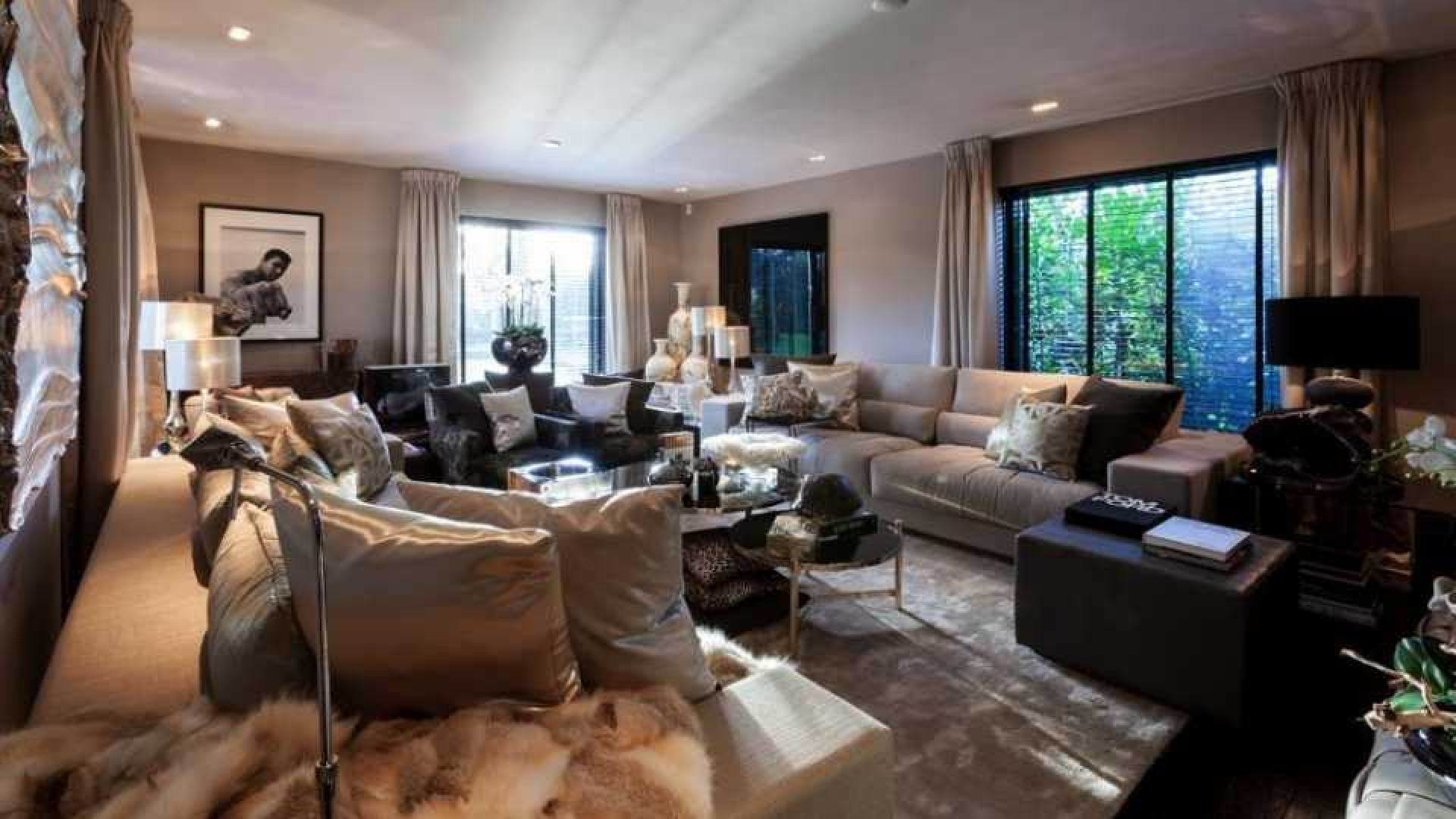 Top interieur stylist Eric Kuster zet zijn eigen droomvilla te koop. Zie foto's