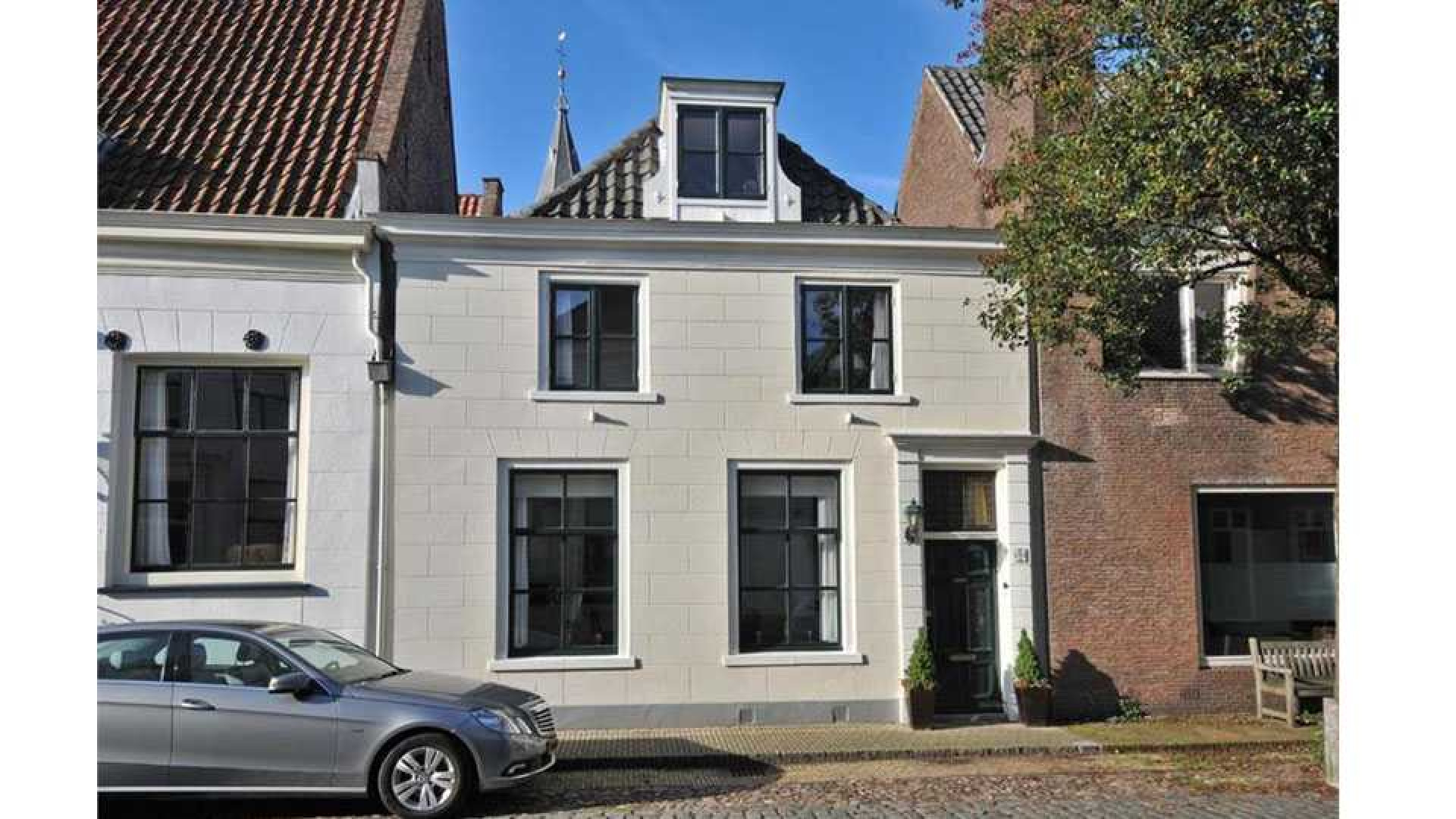 Catherine Keyl koopt prachtig herenhuis in Naarden. Zie foto's 1
