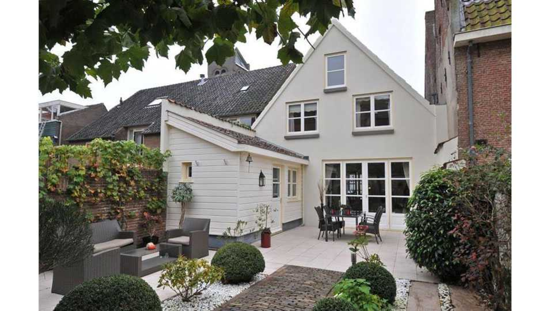 Catherine Keyl koopt prachtig herenhuis in Naarden. Zie foto's 15