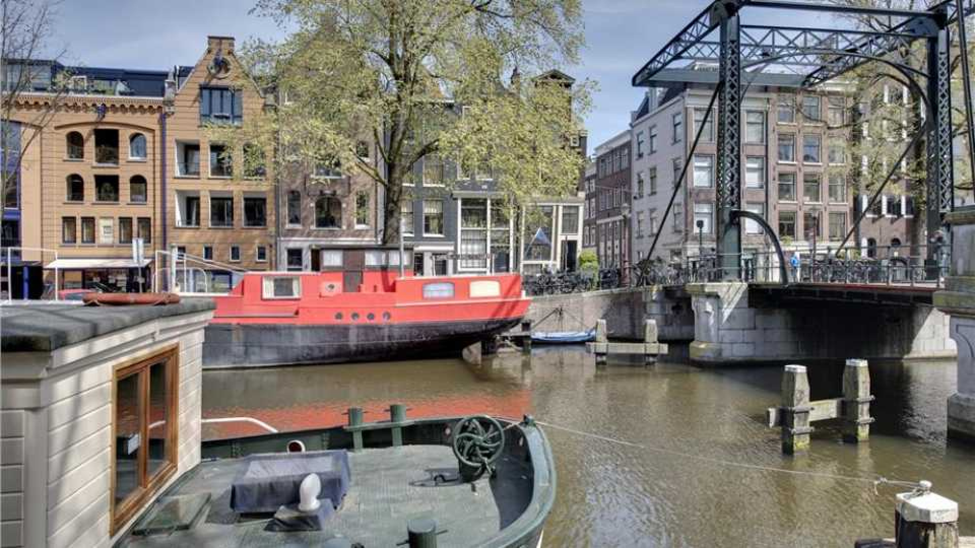 Radio 538 DJ Sander Lantinga verkoopt zijn knusse appartement. Zie foto's 19