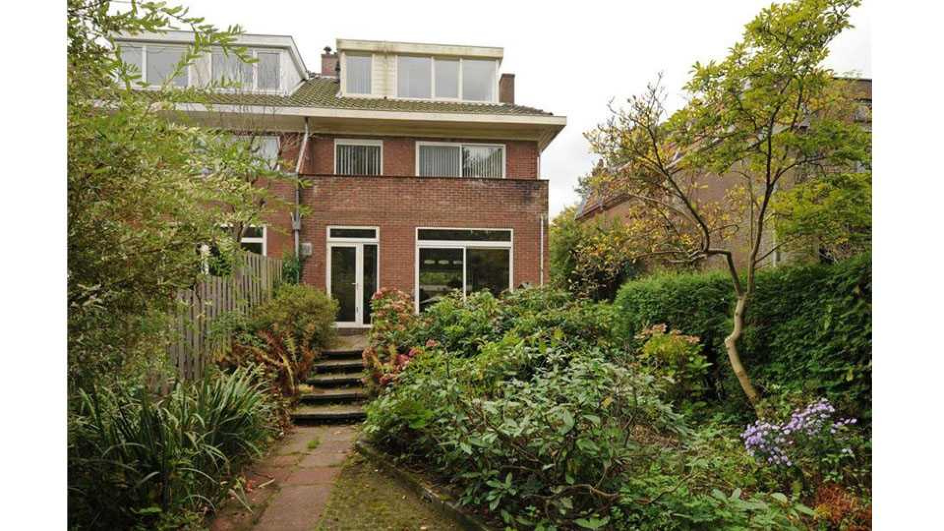 Cas Jansen koopt familiehuis in Amstelveen. Zie foto's 15