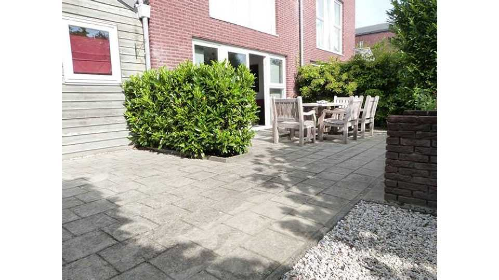 Erwin Kroll zet zijn twee onder een kapwoning in Lelystad te koop. Zie foto's 16