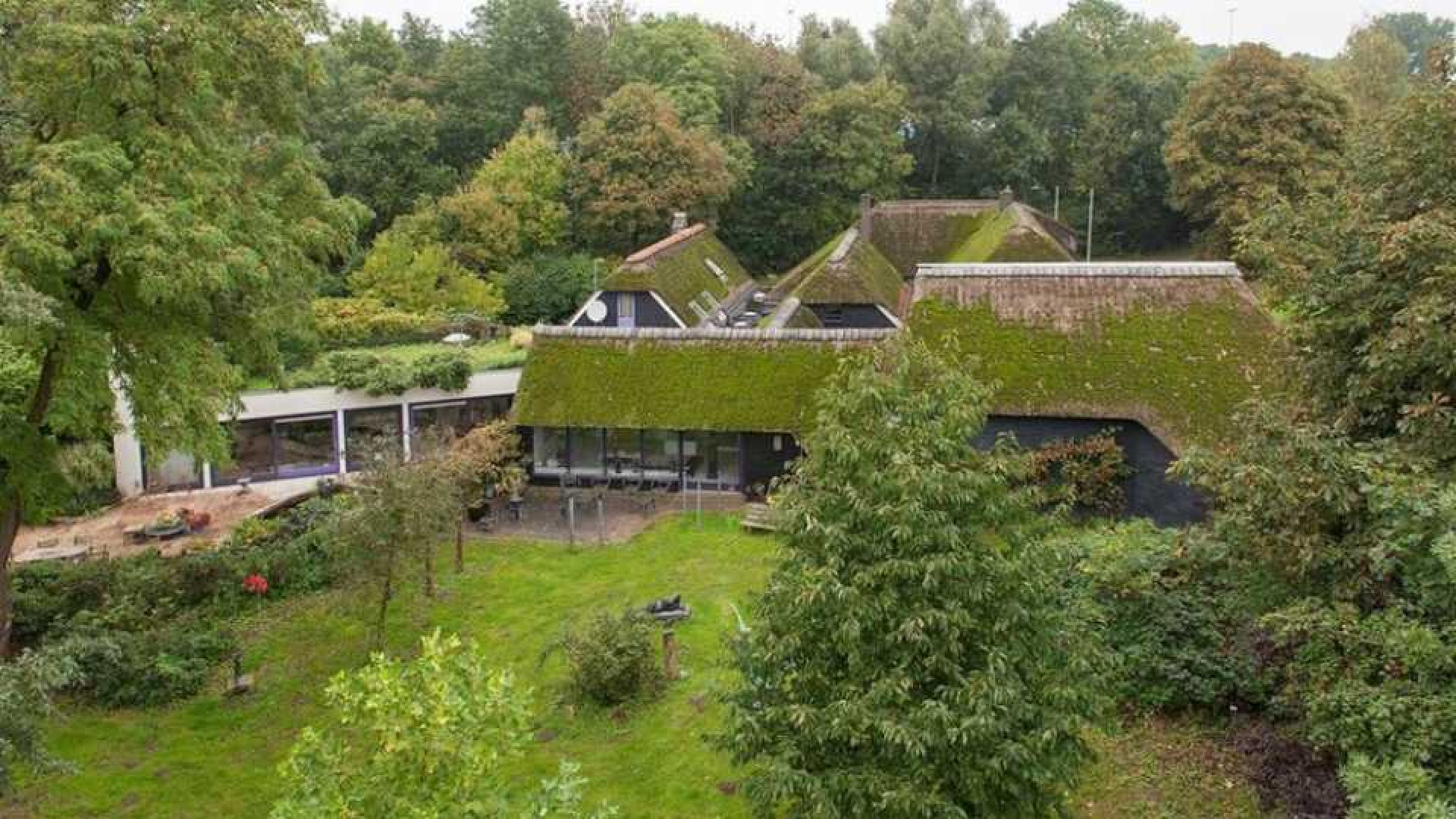 Sesamstraat icoon Gerda Havertong zet haar woonboerderij te koop. Zie foto's 2