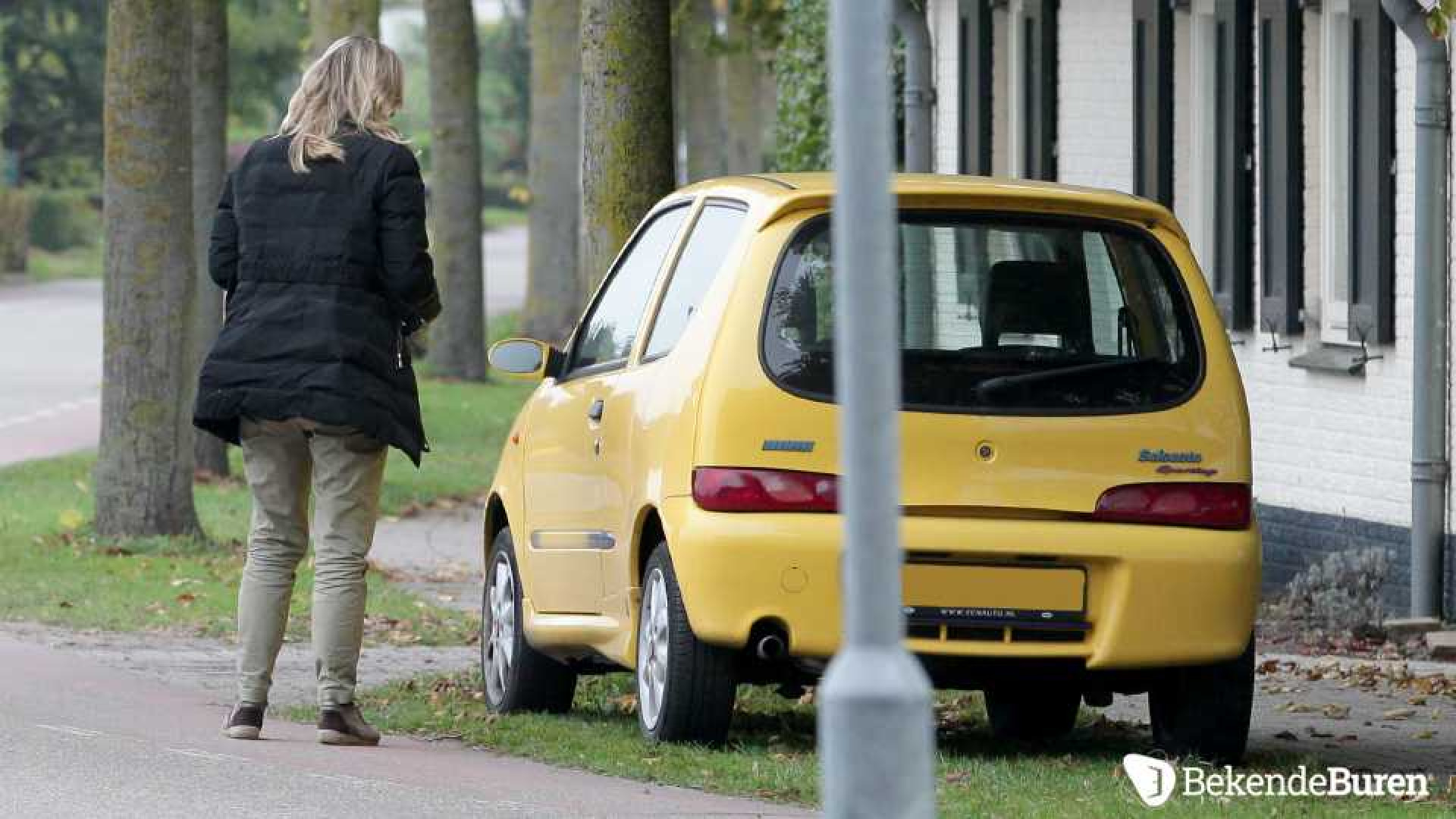 Waar vluchtte jonge vriendin Emile Ratelband afgelopen zaterdag in paniek naar toe? Zie exclusieve foto's 7