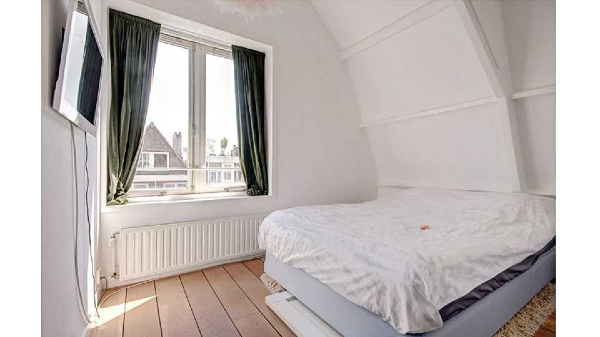 Stacey Rookhuizen verkoopt haar mini penthouse zwaar boven de vraagprijs. Zie foto's