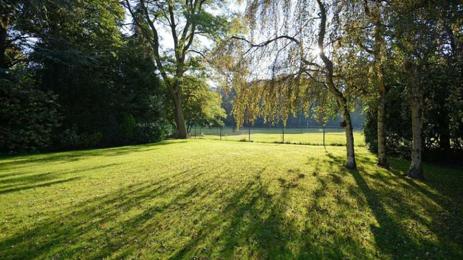 John Ewbank zet zijn villa te koop. Zie foto's 2