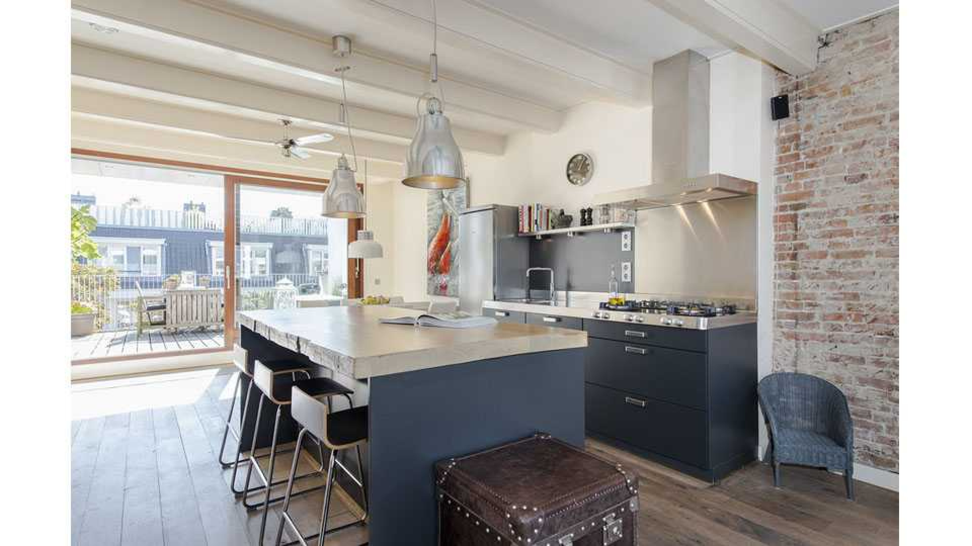 Armin van Buuren koopt luxe dubbel bovenhuis in Amsterdam Oud-West. Zie foto's 6