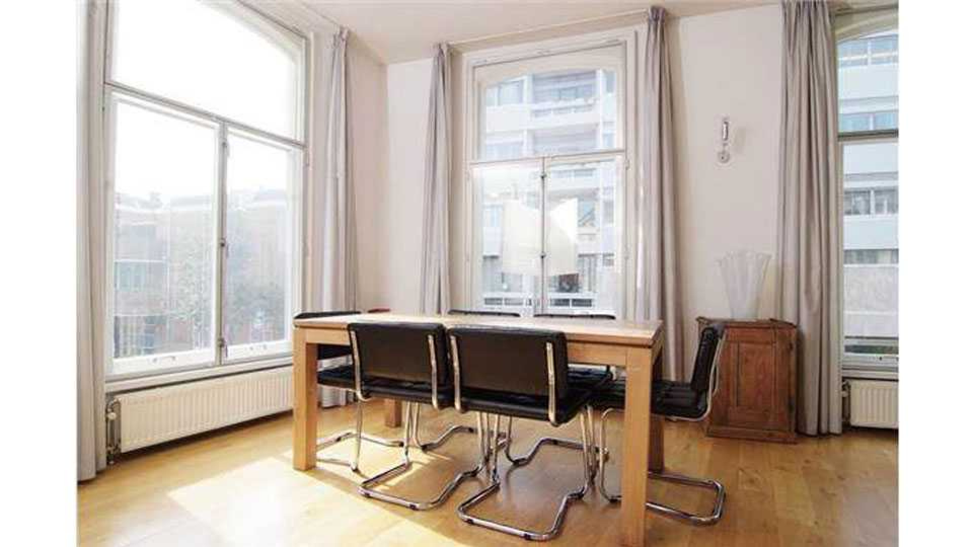Charles Groenhuijsen huurt leuk appartement in centrum van Utrecht. Zie foto's 8