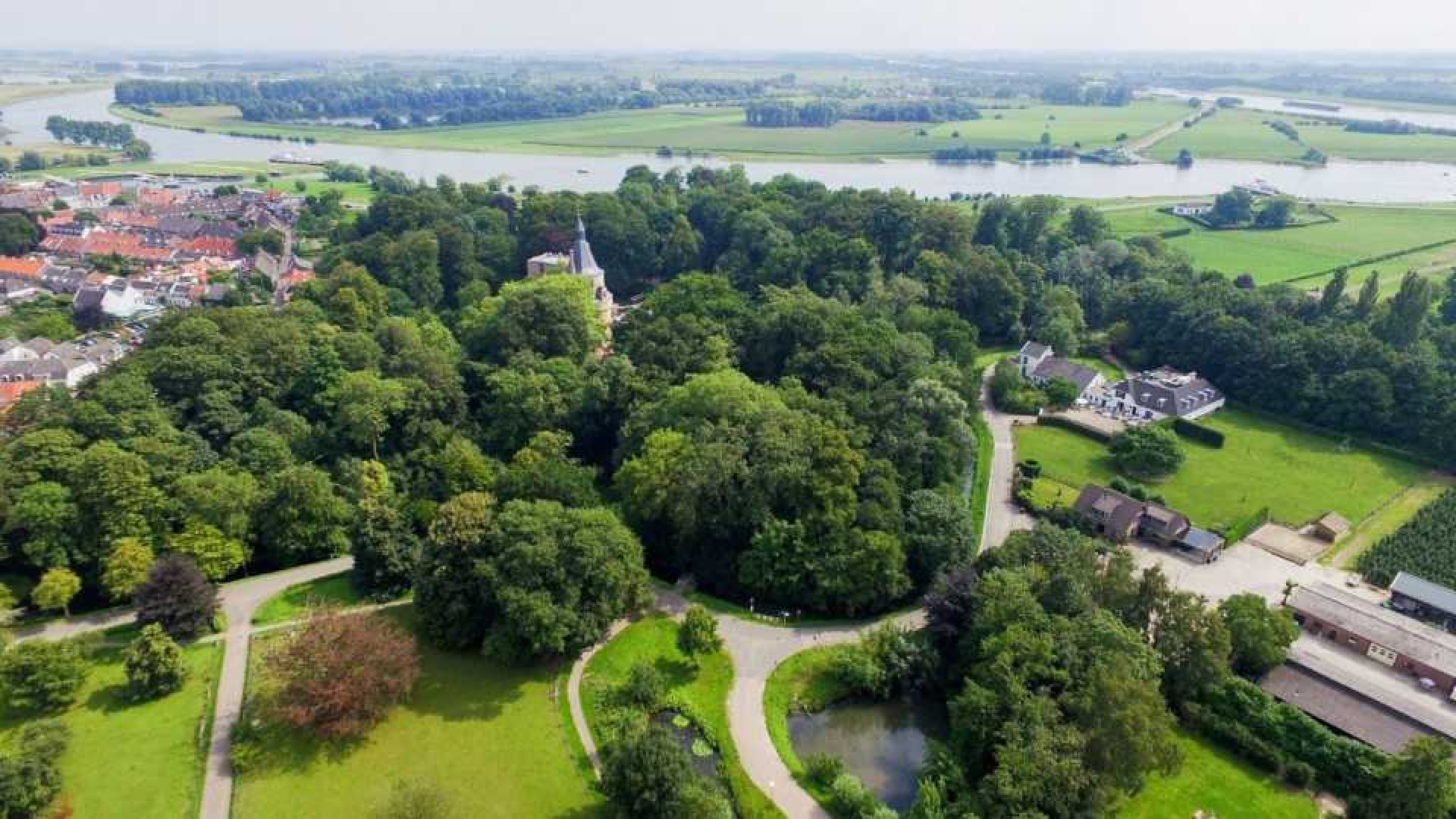 Prinses Irene verkoopt haar landhuis in Wijk bij Duurstede. Zie foto's