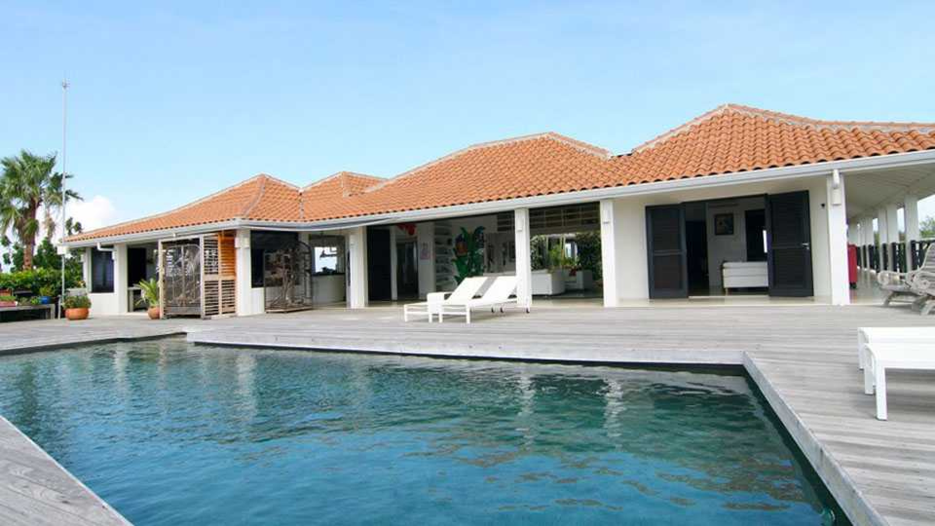 Miljoenenvilla Barry Hay op Curacao verkocht. Zie foto's 3