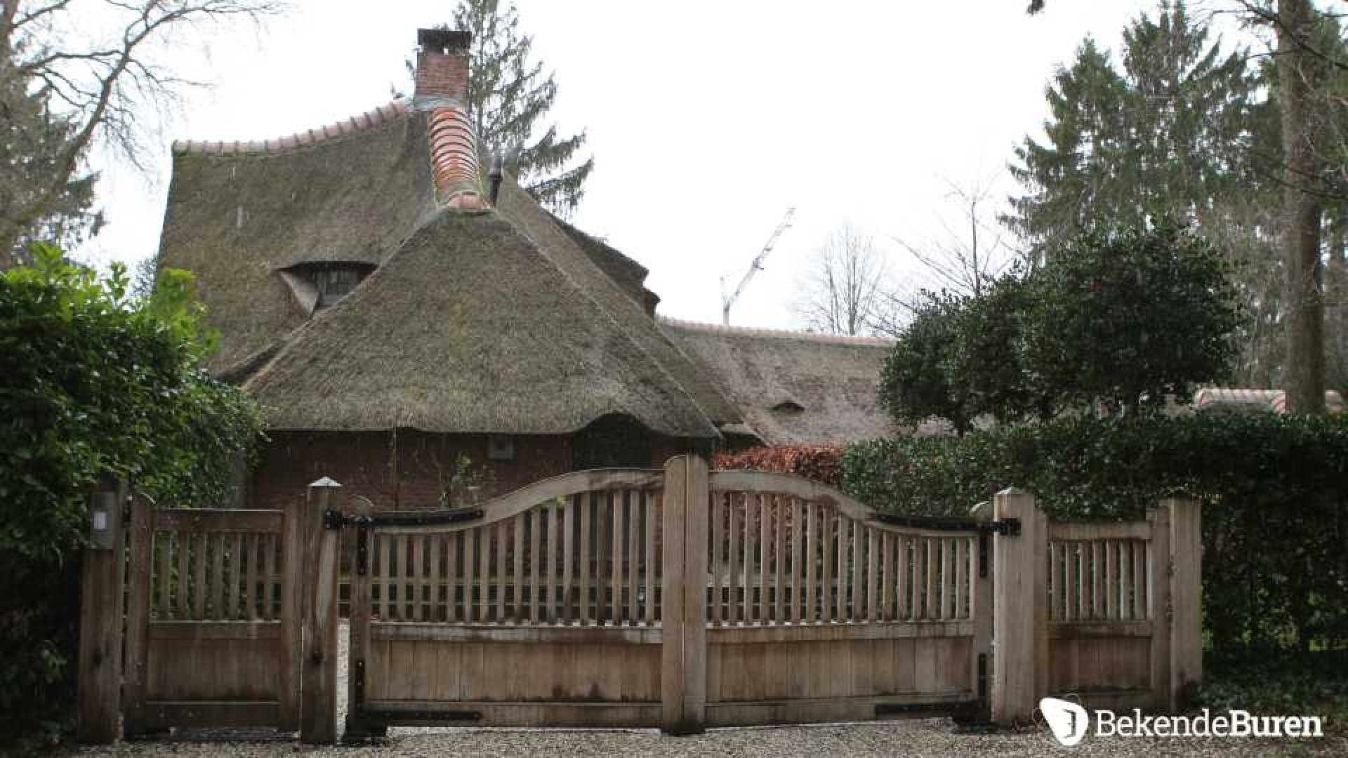 John de Mol koopt weer miljoenen villa in Blaricum. Zie foto's 1