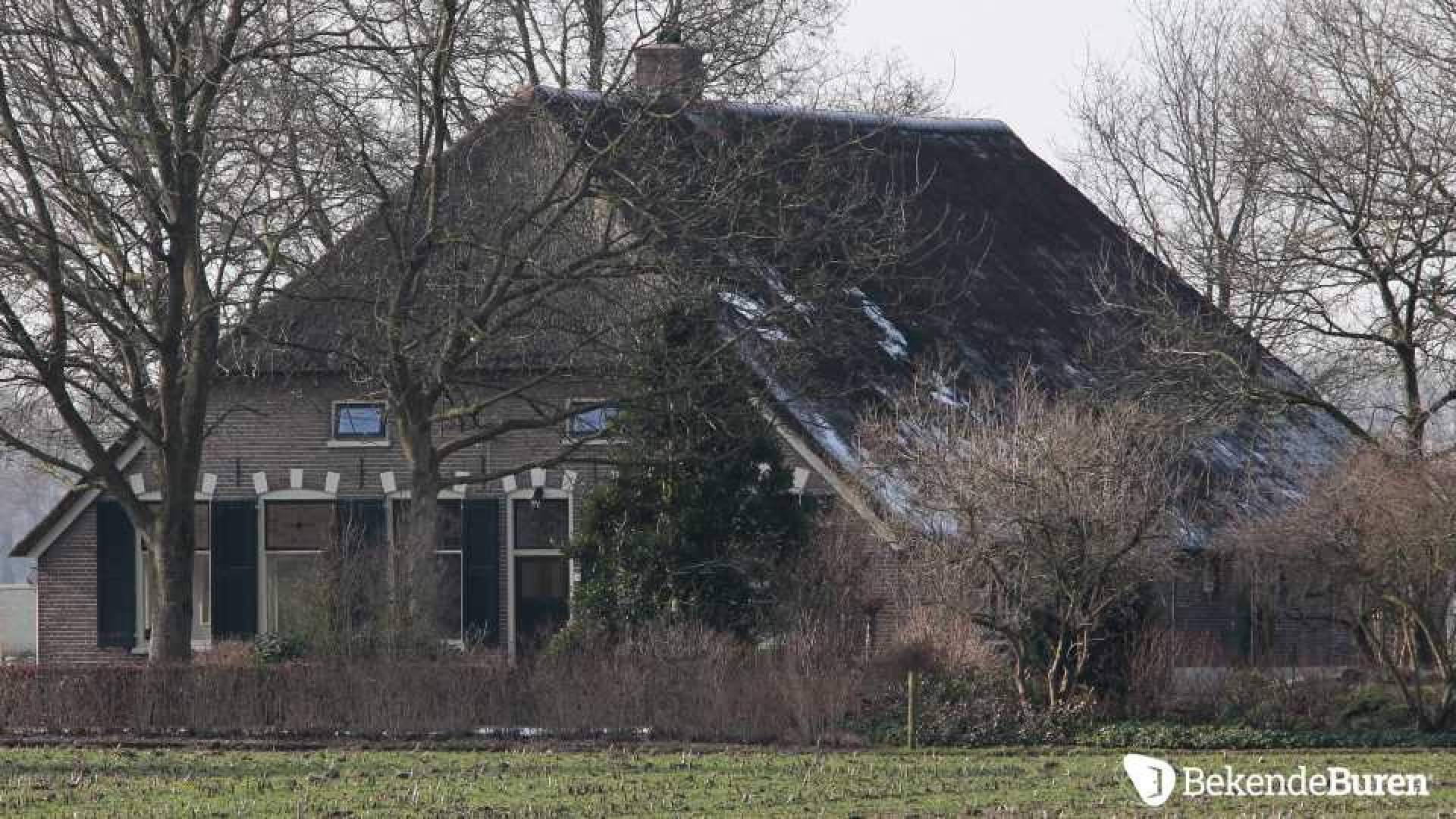 Memphis Depay koopt luxe woonboerderij voor zijn moeder. Zie foto's 9