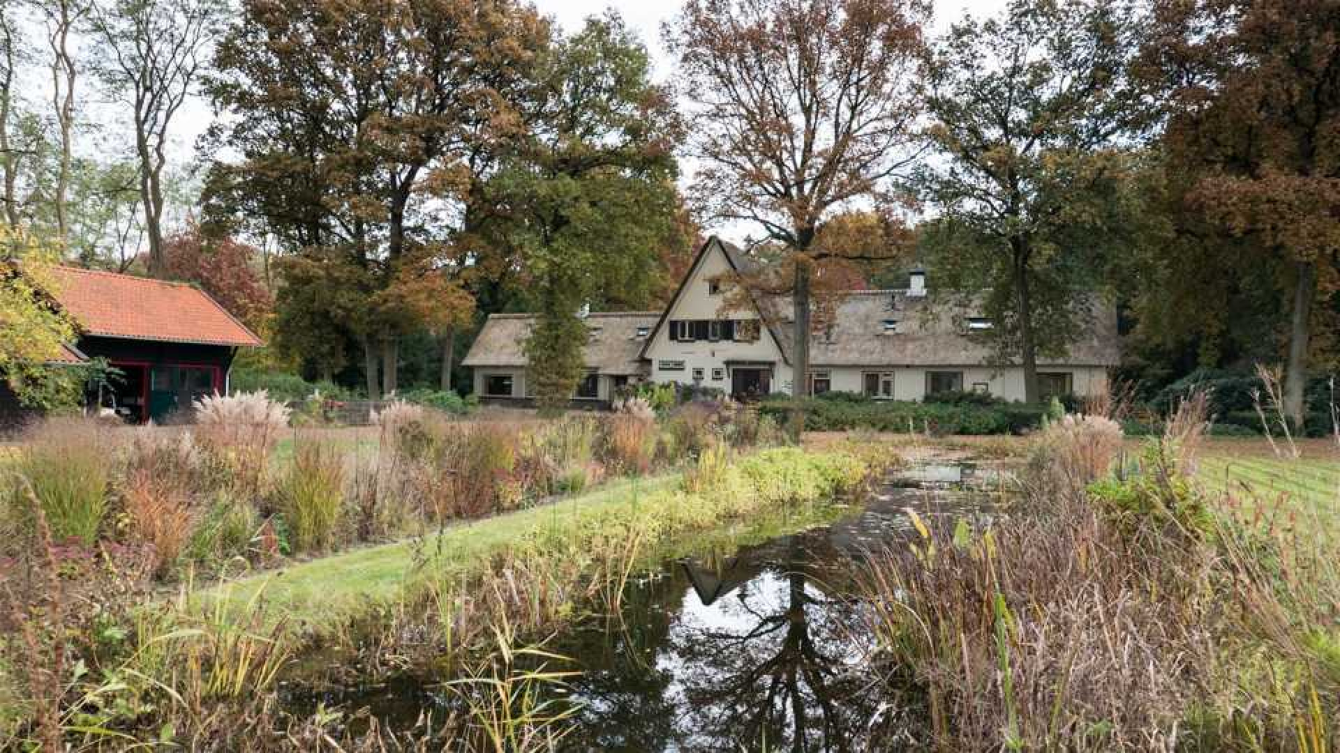 Oud PvdA topman Marcel van Dam haalt zijn landhuis uit de verkoop. Zie foto's 20
