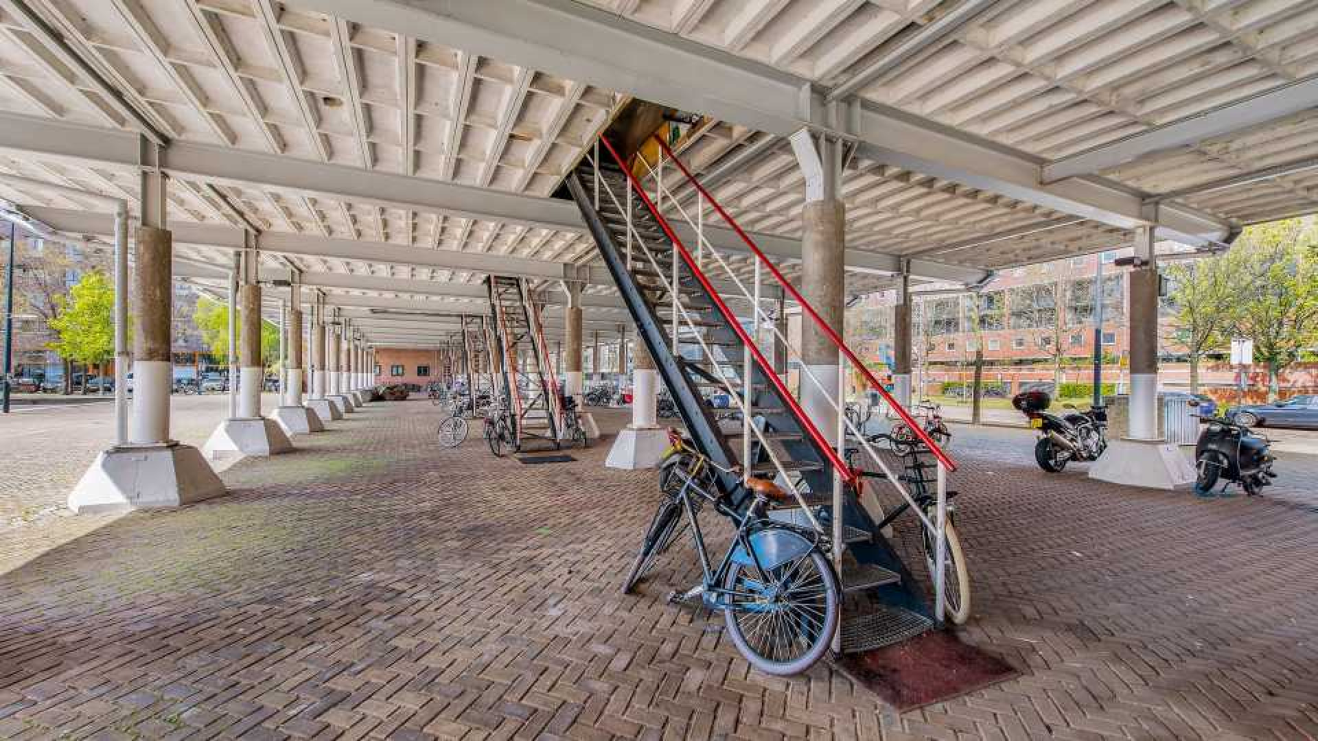 Deze bekende nederlander heeft al zeven jaar zijn Amsterdamse penthouse te koop staan. Zie foto's penthouse 4