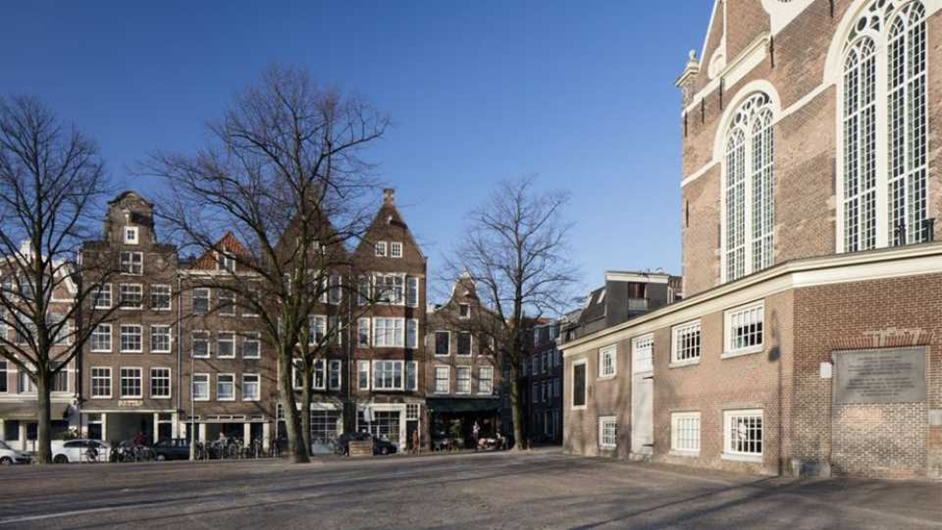 Leco van Zadelhoff koopt luxe benedenwoning in de Jordaan. Zie foto's 18